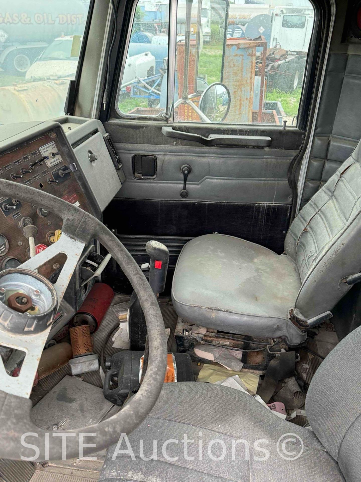 1988 Peterbilt 378 T/A Fuel Truck - Image 30 of 34
