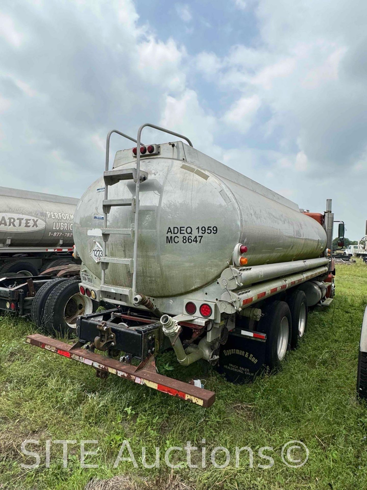 2004 Freightliner Columbia T/A Fuel Truck - Image 5 of 33