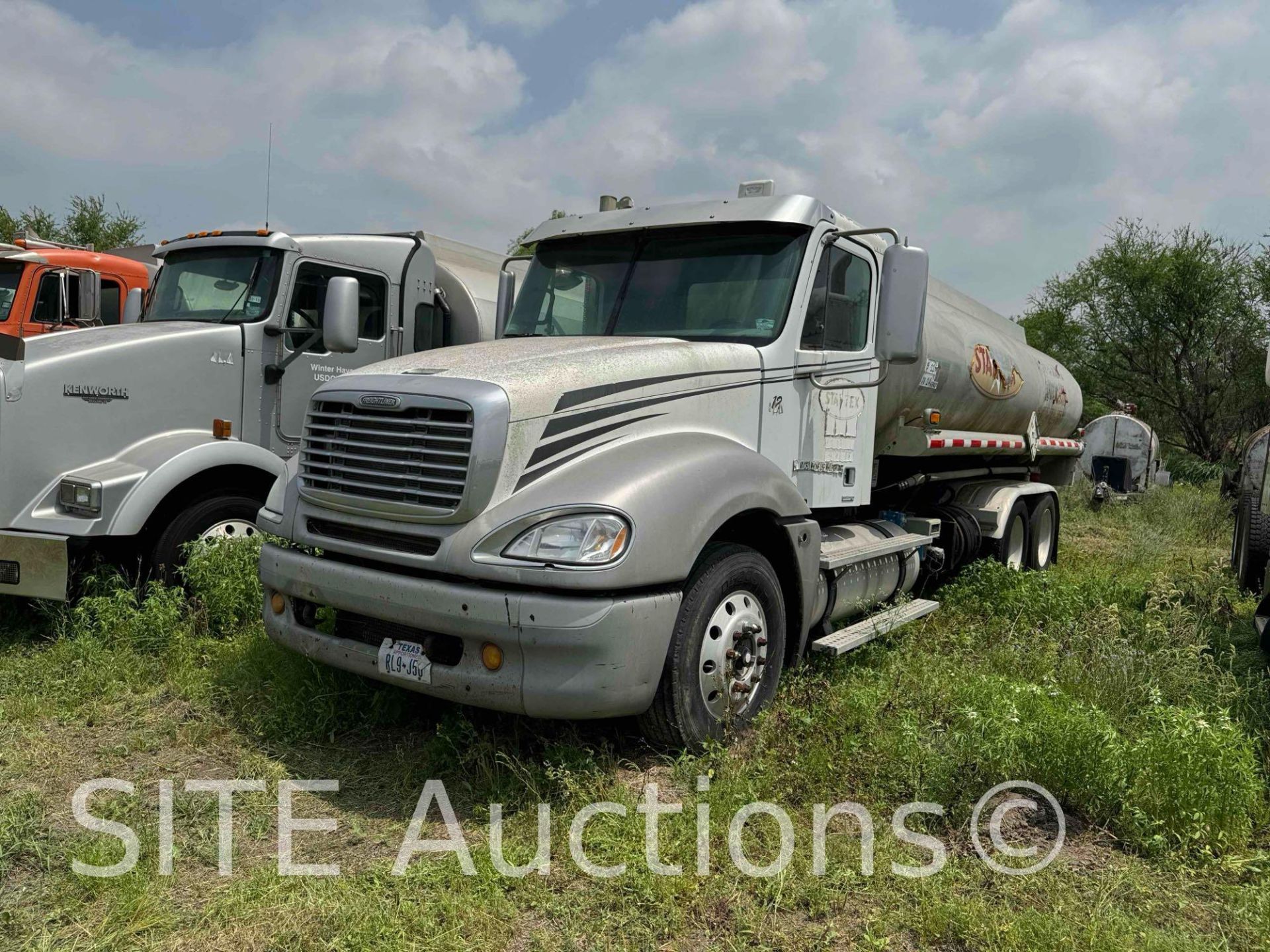 2007 Freightliner Columbia T/A Fuel Truck