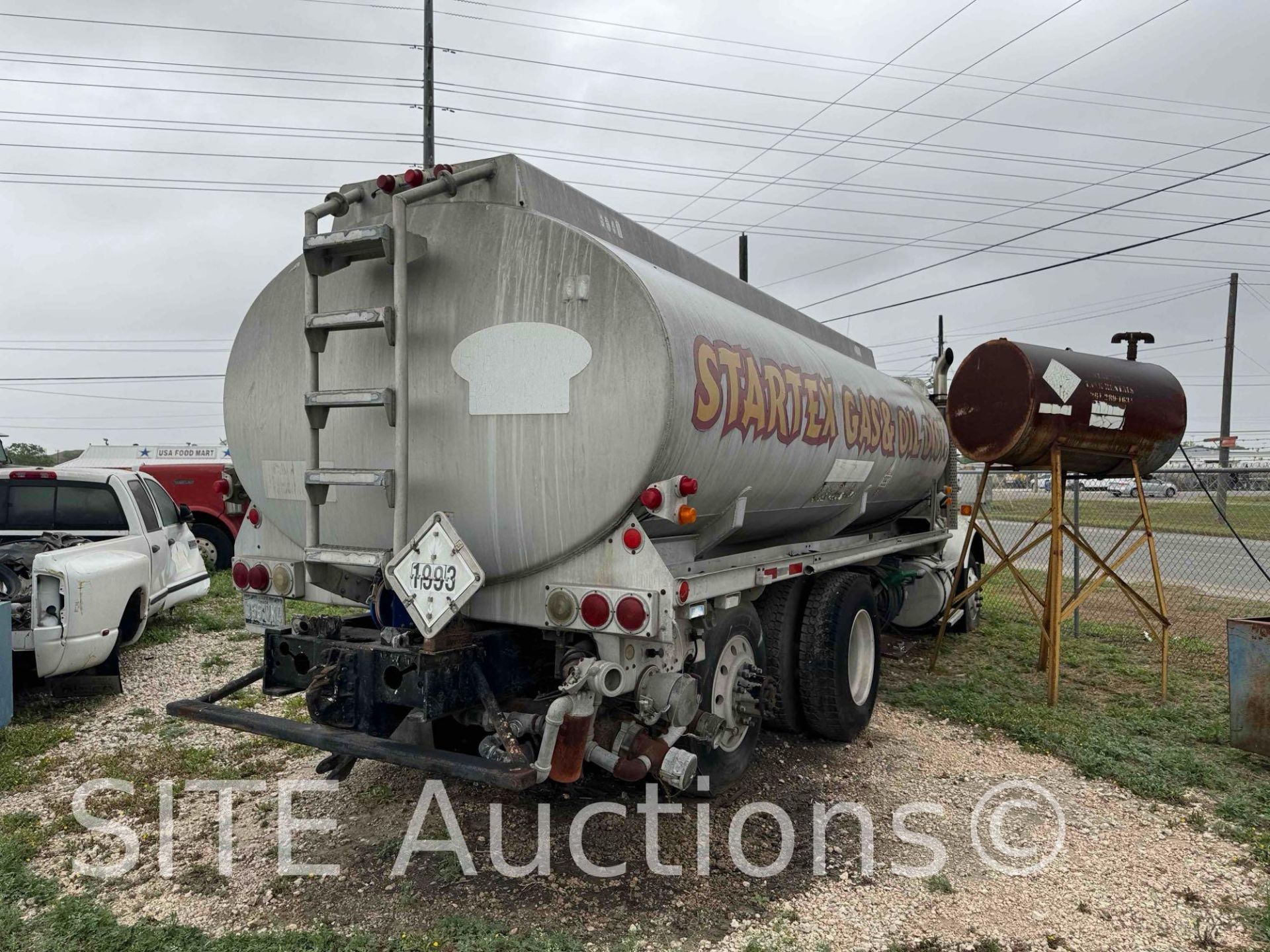 1993 Kenworth T800 T/A Fuel Truck - Image 5 of 22