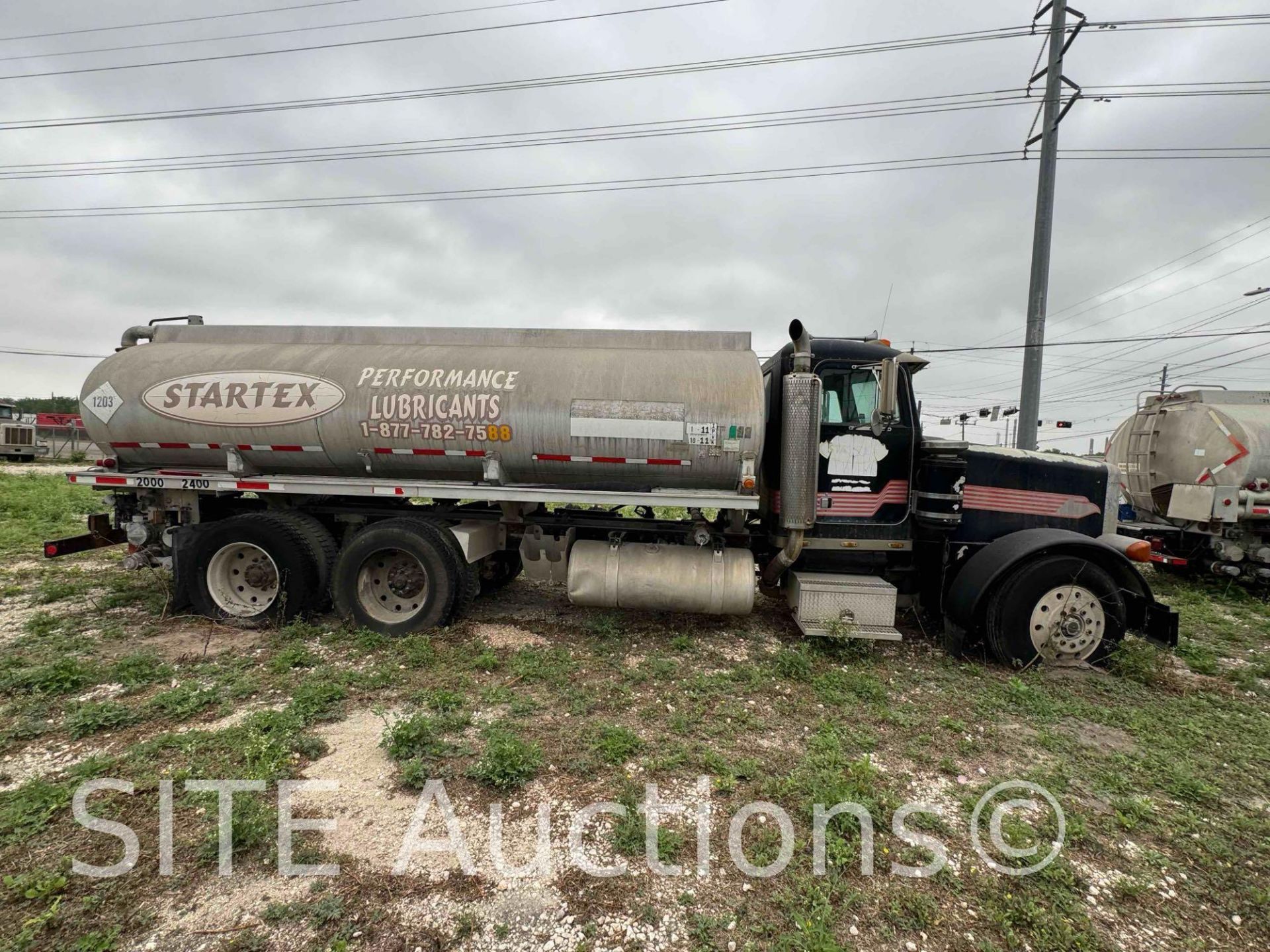 1988 Peterbilt 378 T/A Fuel Truck - Image 2 of 22