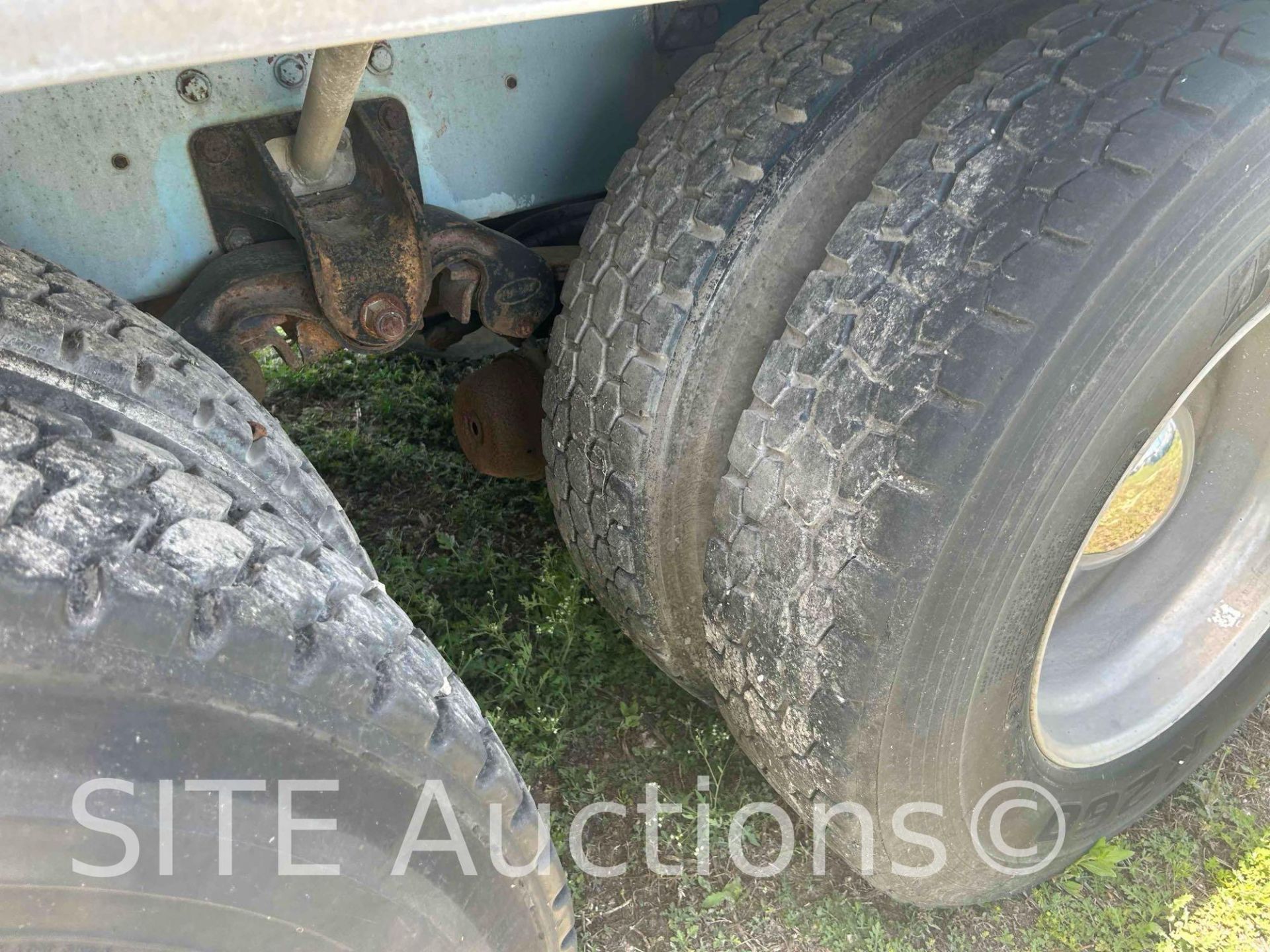 1993 Peterbilt 377 T/A Fuel Truck - Image 10 of 14