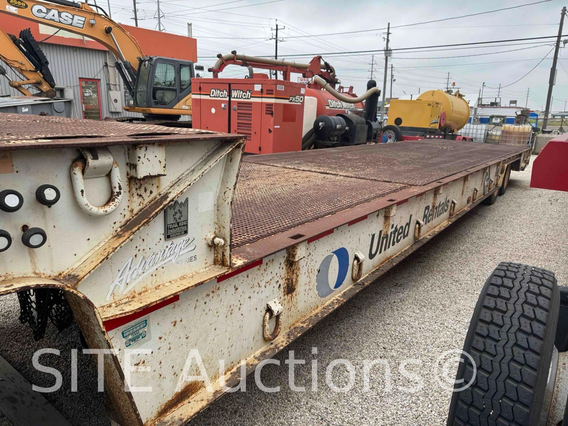 2003 Trail King TK70HT-482 T/A Hydraulic Tail Trailer - Image 15 of 15
