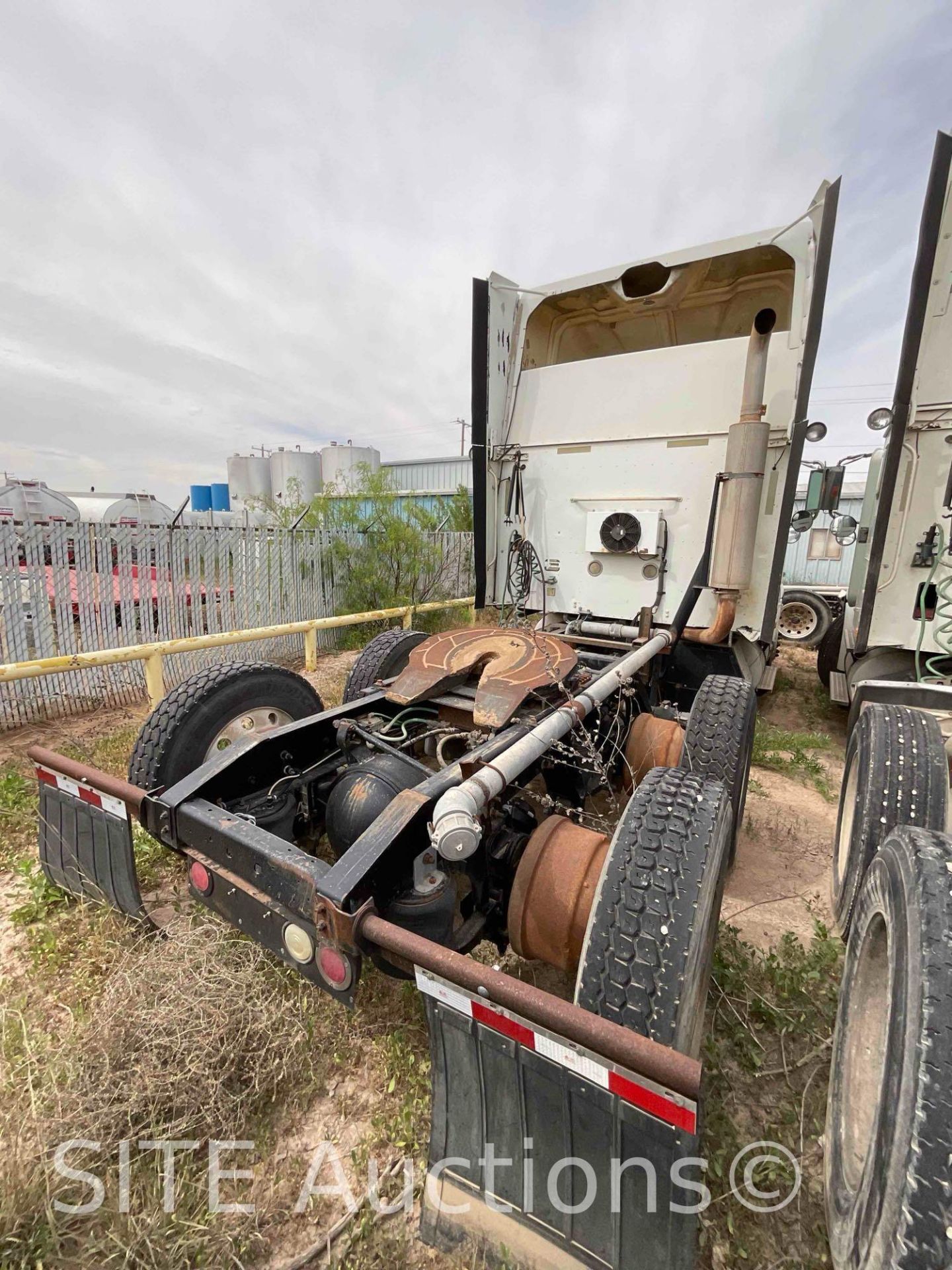 2007 International 9400i T/A Sleeper Truck Tractor - Image 4 of 24