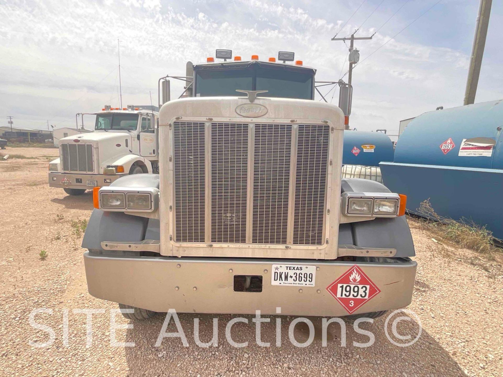 1997 Peterbilt 379 T/A Fuel Truck - Image 2 of 33