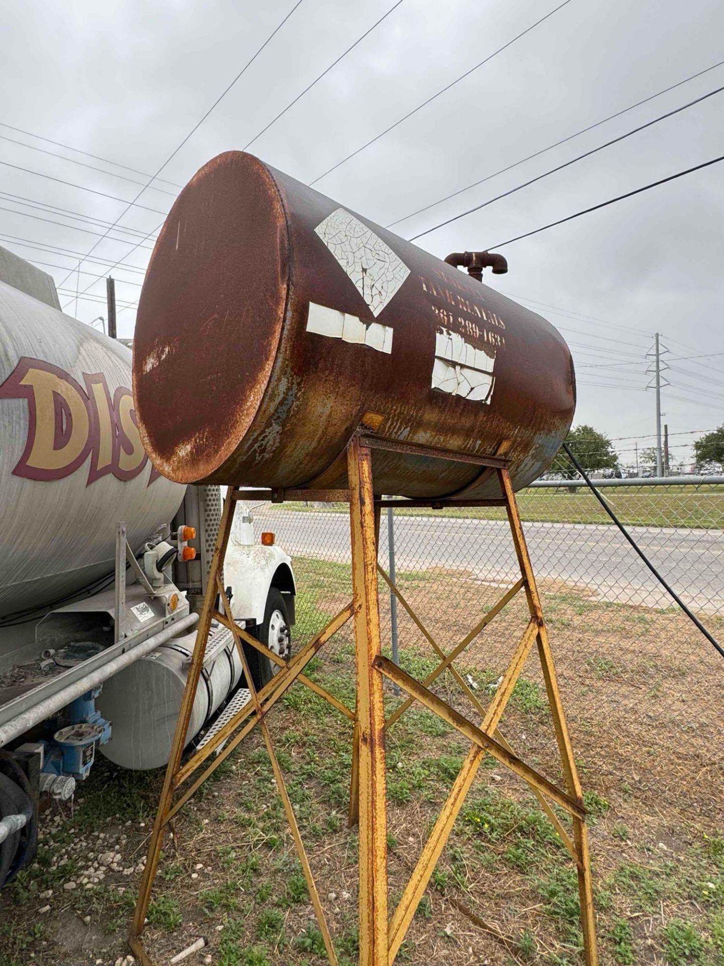 Fuel Tank - Image 2 of 5