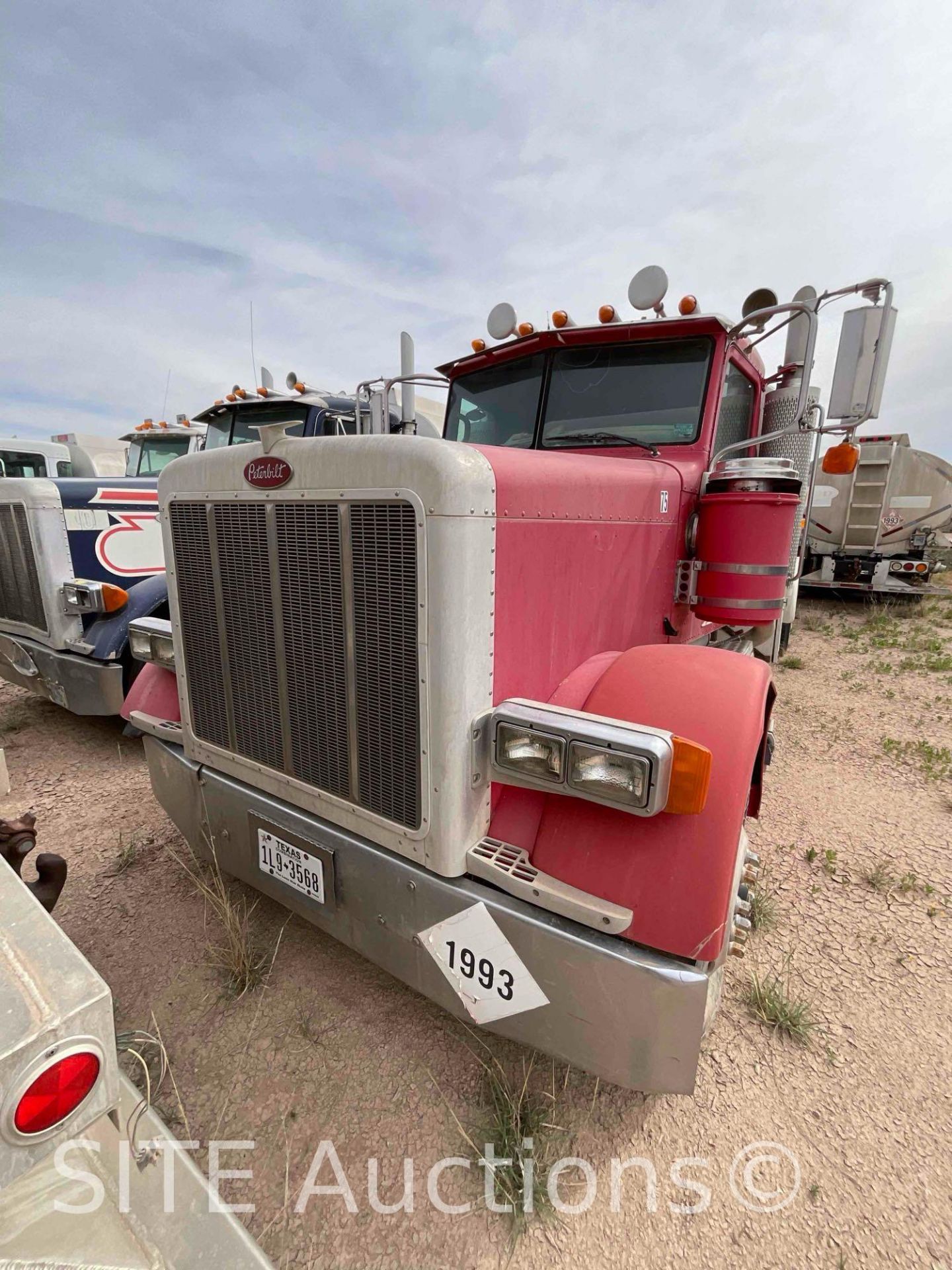 2007 Peterbilt 379 T/A Fuel Truck - Image 2 of 22