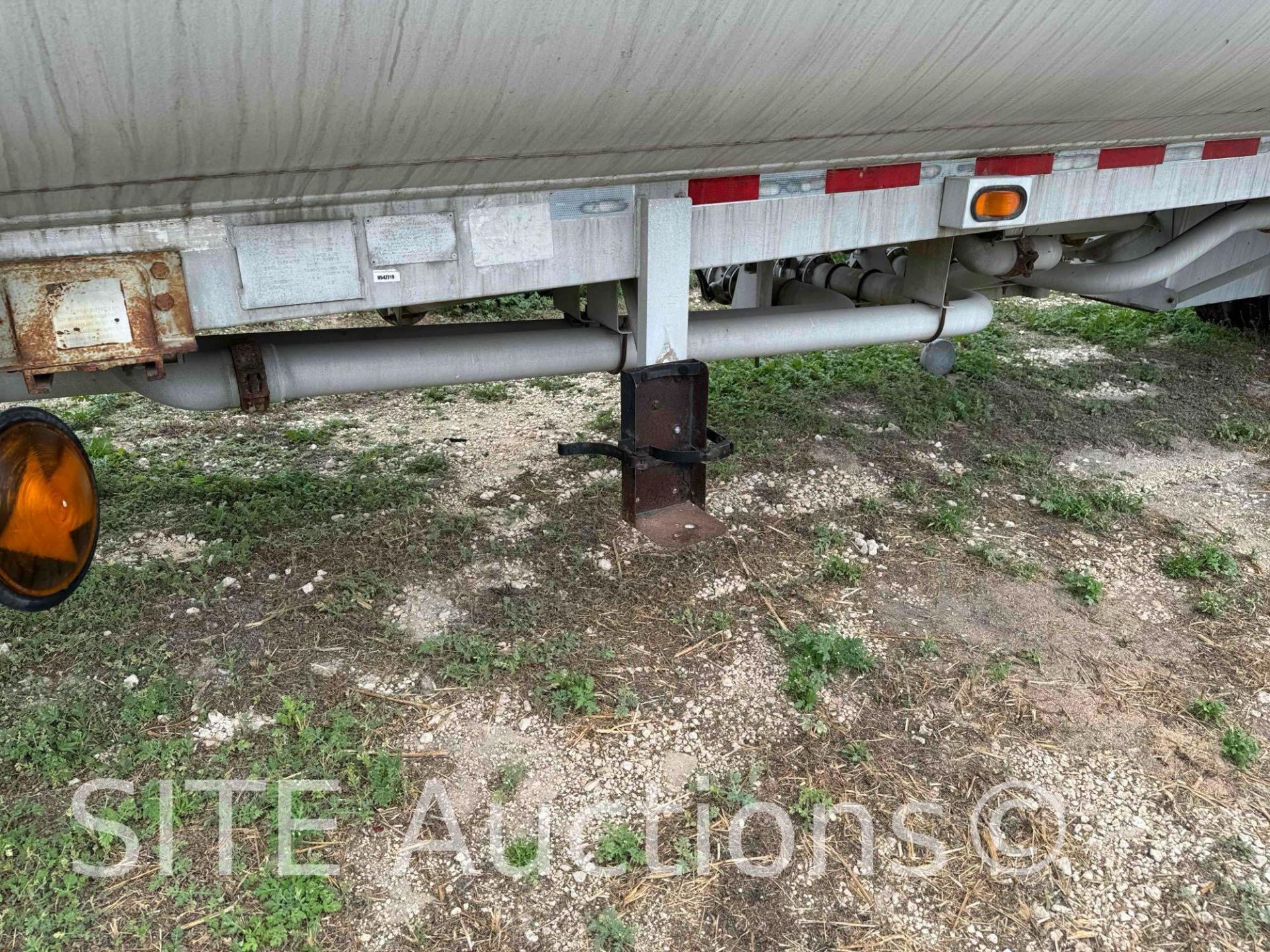 1991 Fruehauf T/A Tank Trailer - Image 16 of 17