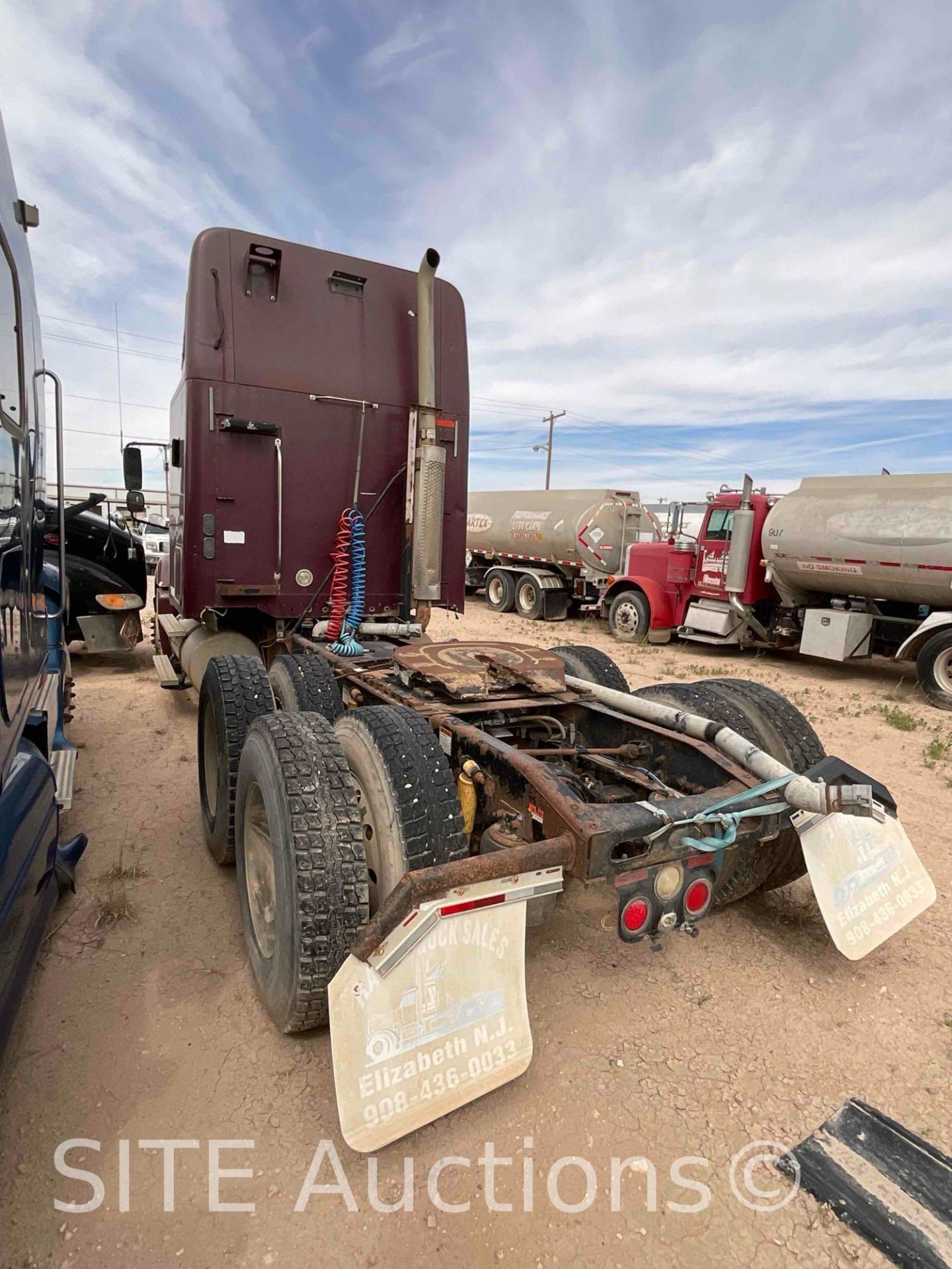 Freightliner T/A Sleeper Truck Tractor - Image 7 of 26