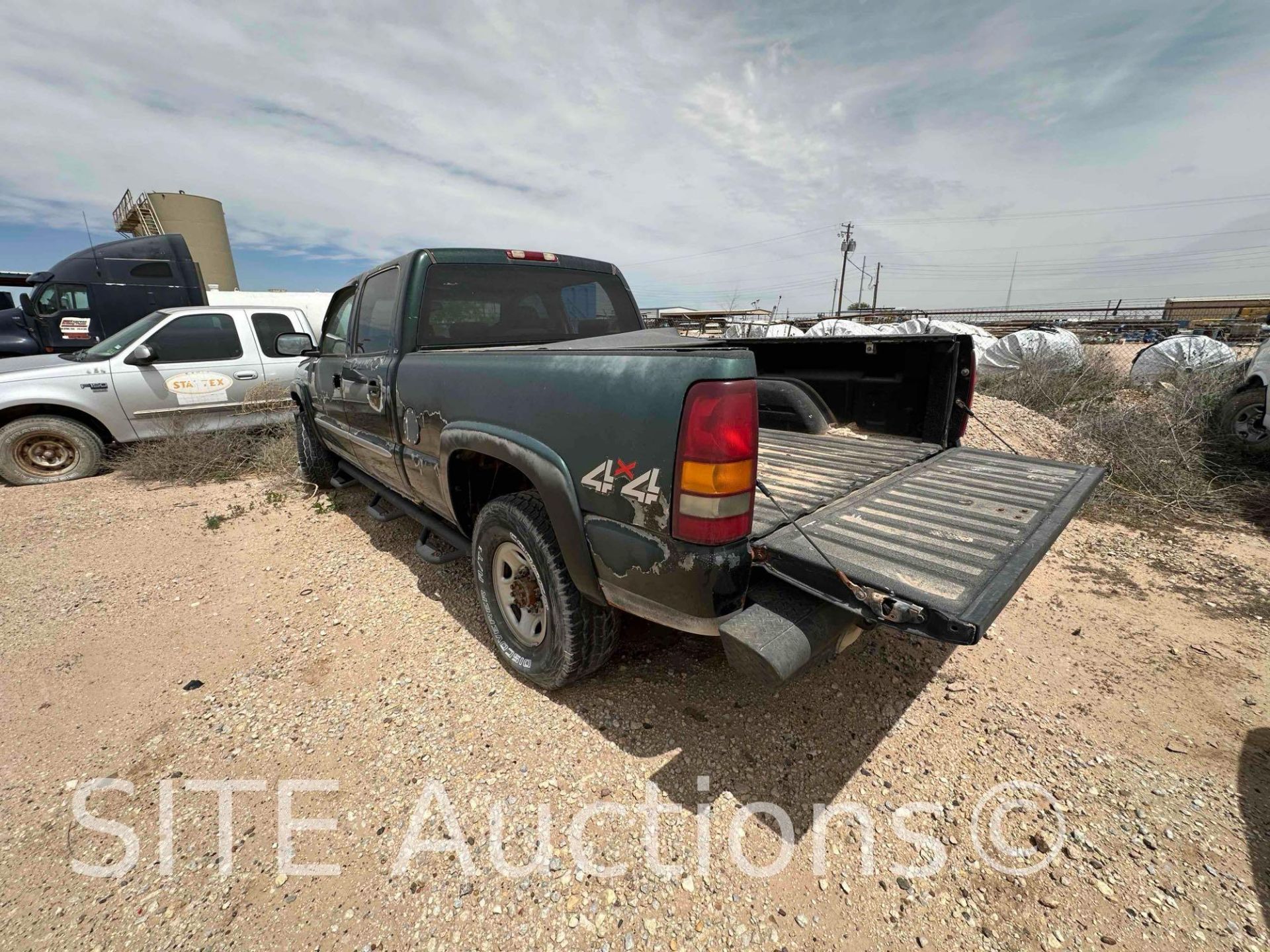 2003 GMC Sierra 2500HD Extended Cab Pickup Truck - Image 2 of 12