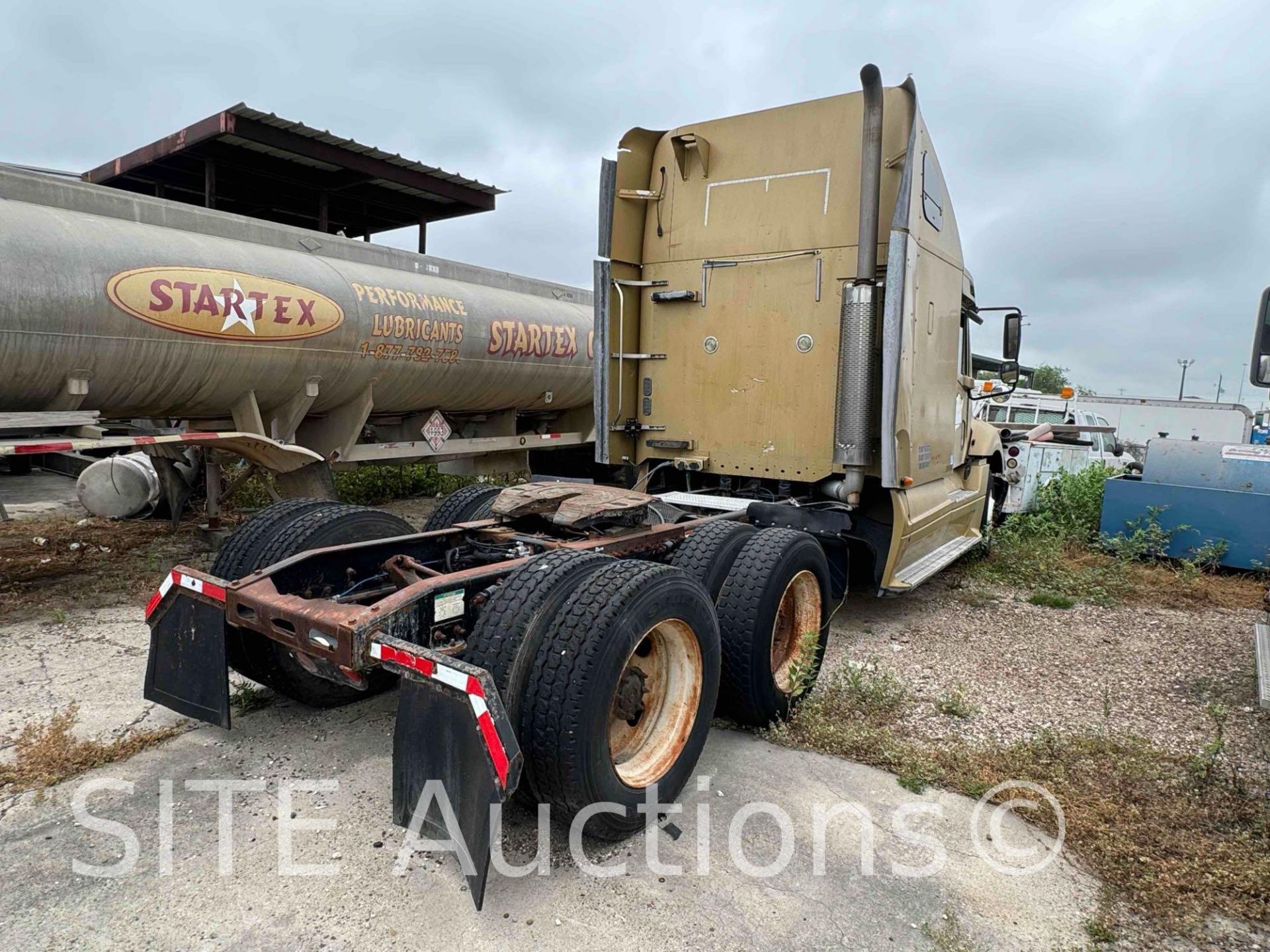 2005 Freightliner Columbia T/A Sleeper Truck Tractor - Image 3 of 8