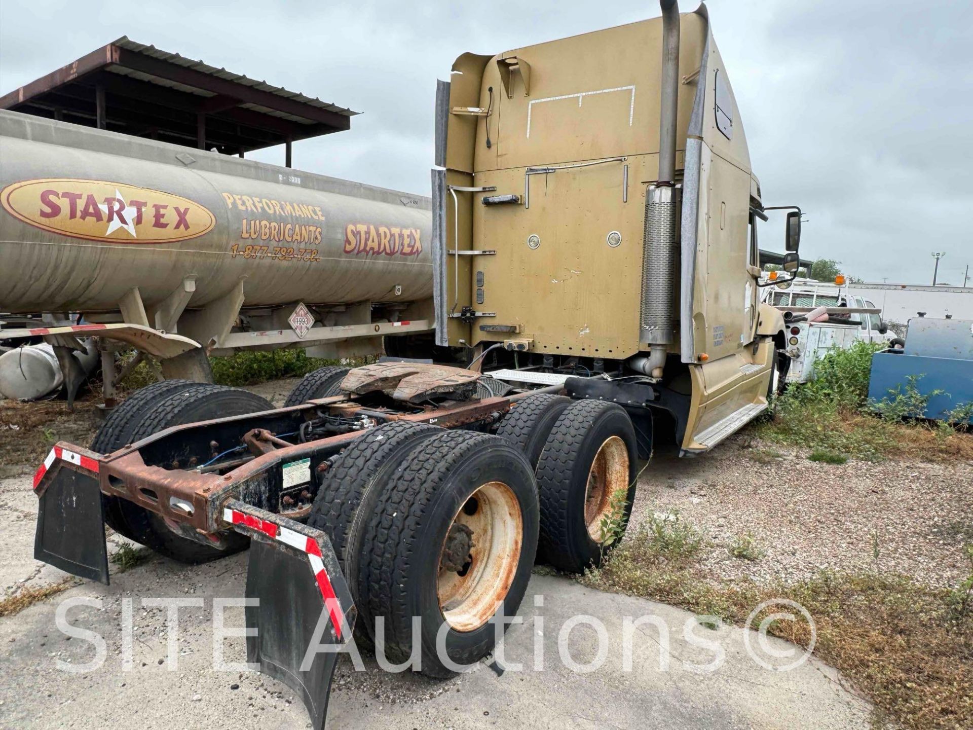 2005 Freightliner Columbia T/A Sleeper Truck Tractor - Image 21 of 30