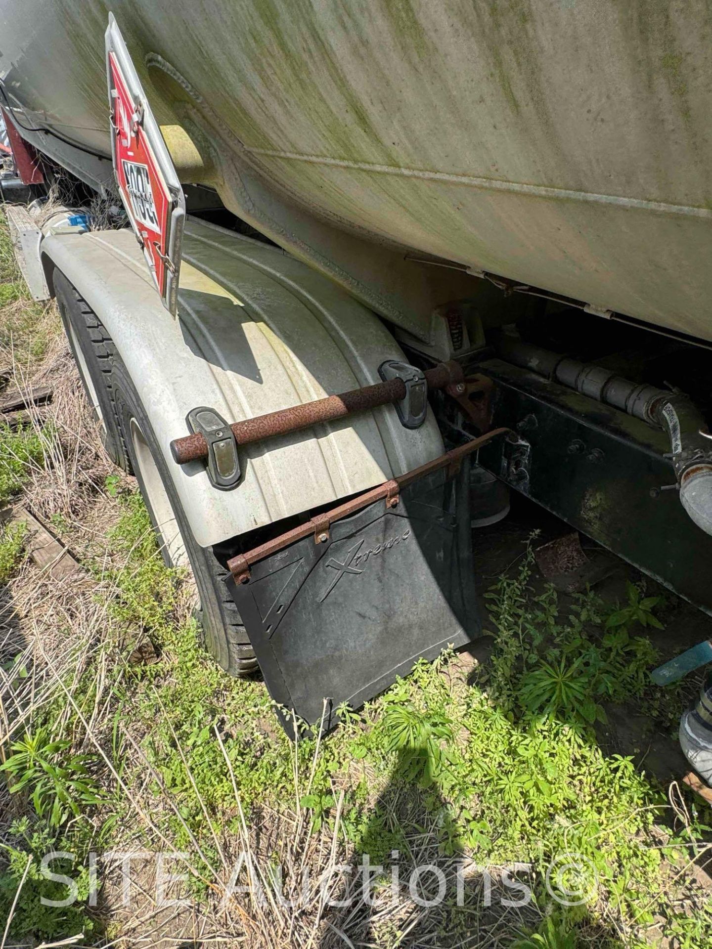 1999 Freightliner Century T/A Fuel Truck - Image 14 of 25