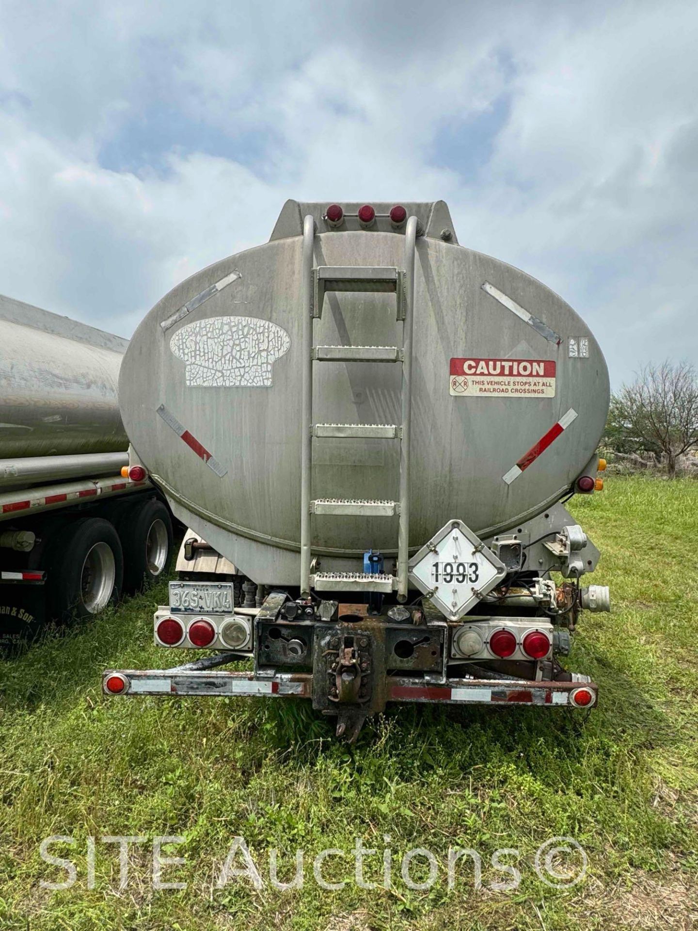 1993 Kenworth T800 T/A Fuel Truck - Image 6 of 37