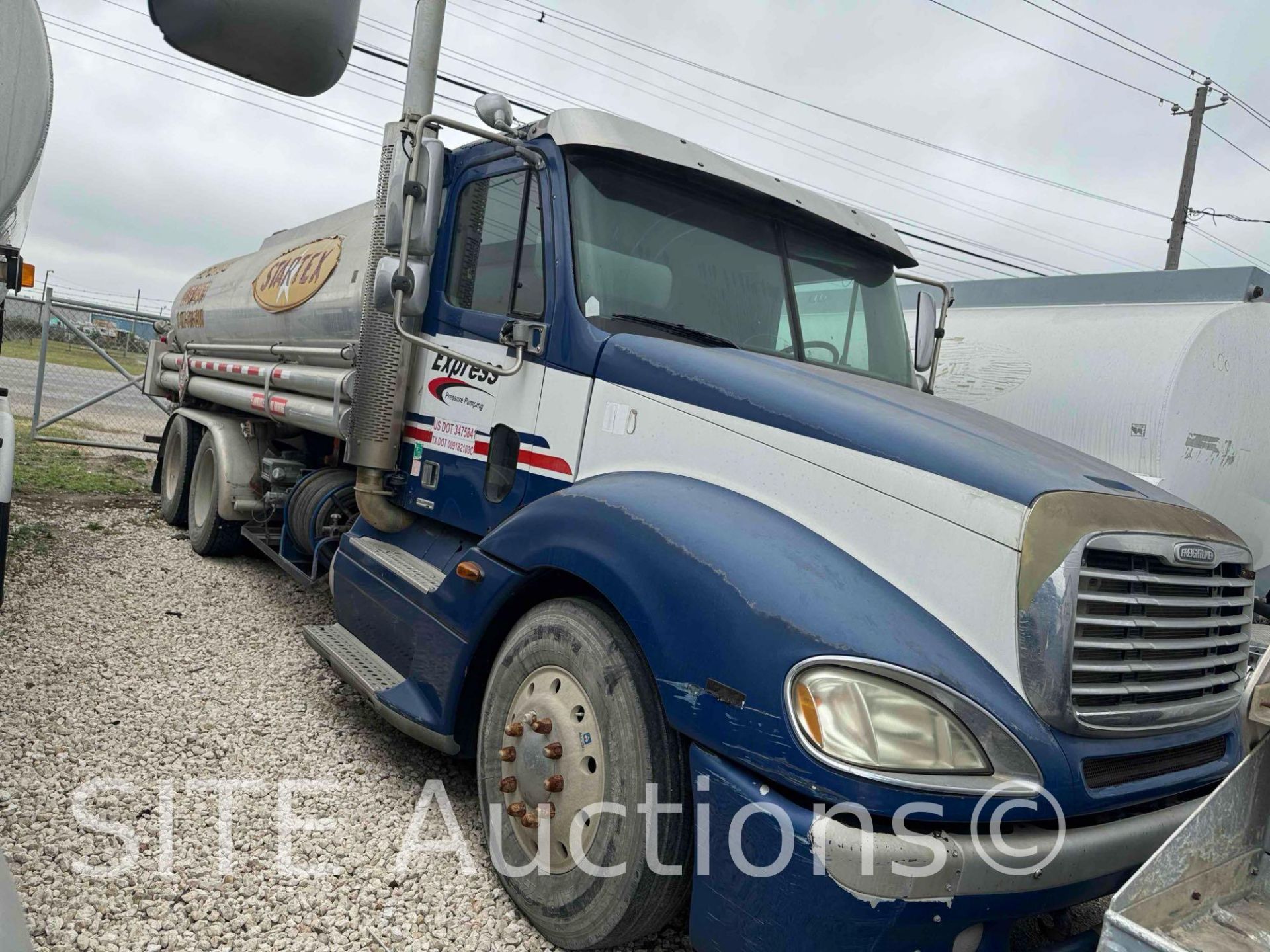 2004 Freightliner Columbia T/A Fuel Truck - Image 4 of 85