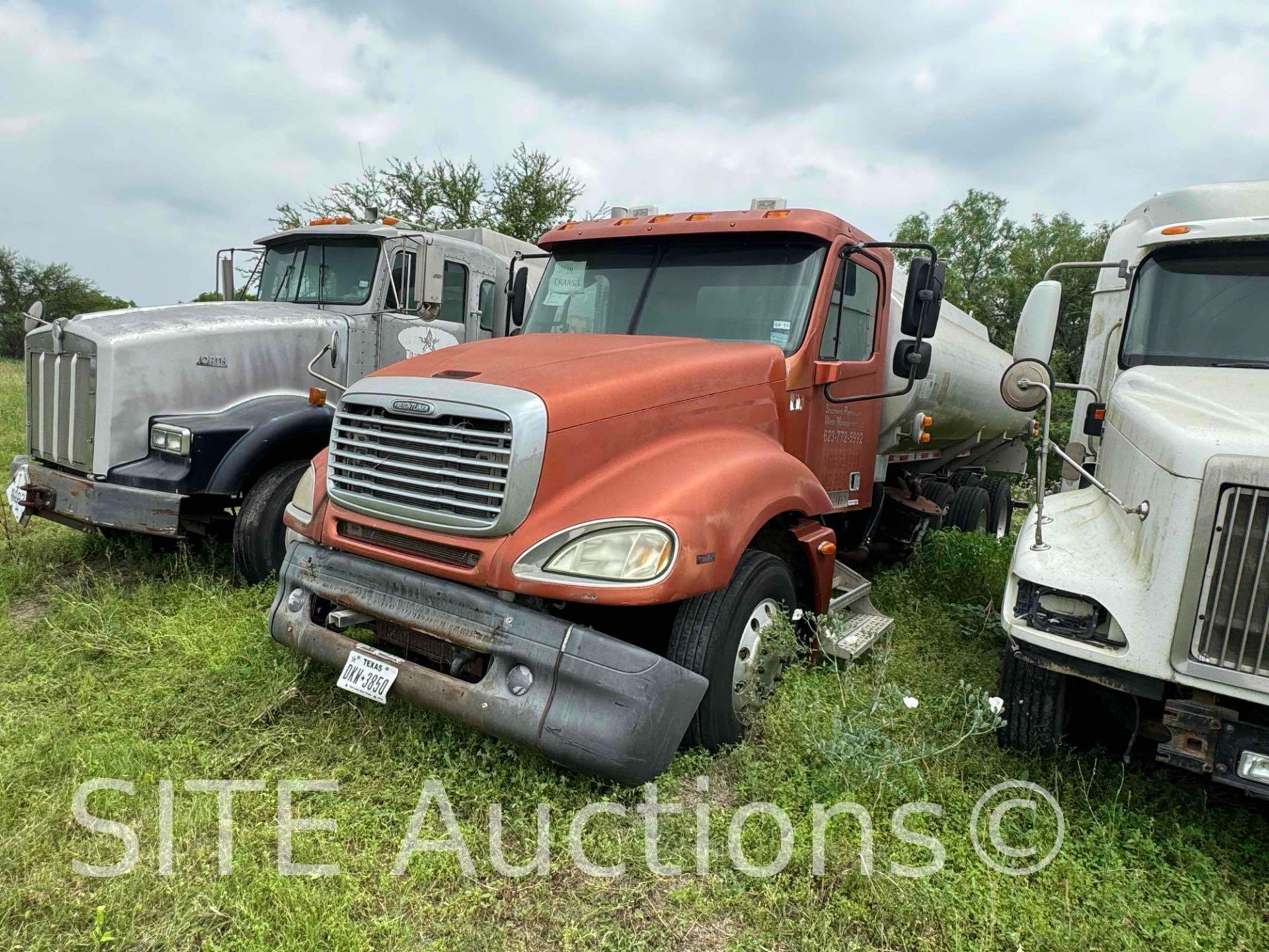 2004 Freightliner Columbia T/A Fuel Truck - Image 2 of 33