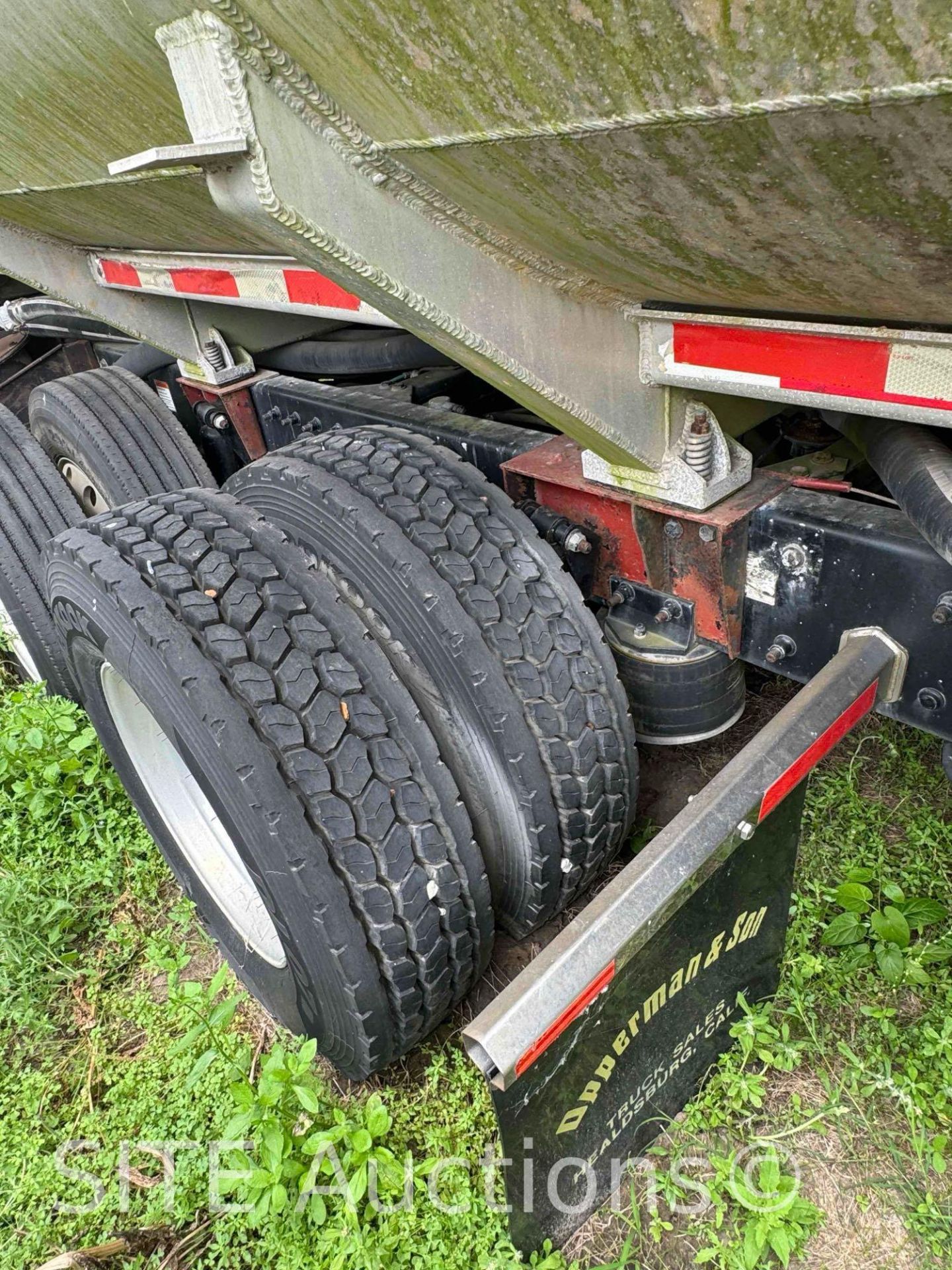 2004 Freightliner Columbia T/A Fuel Truck - Image 22 of 33