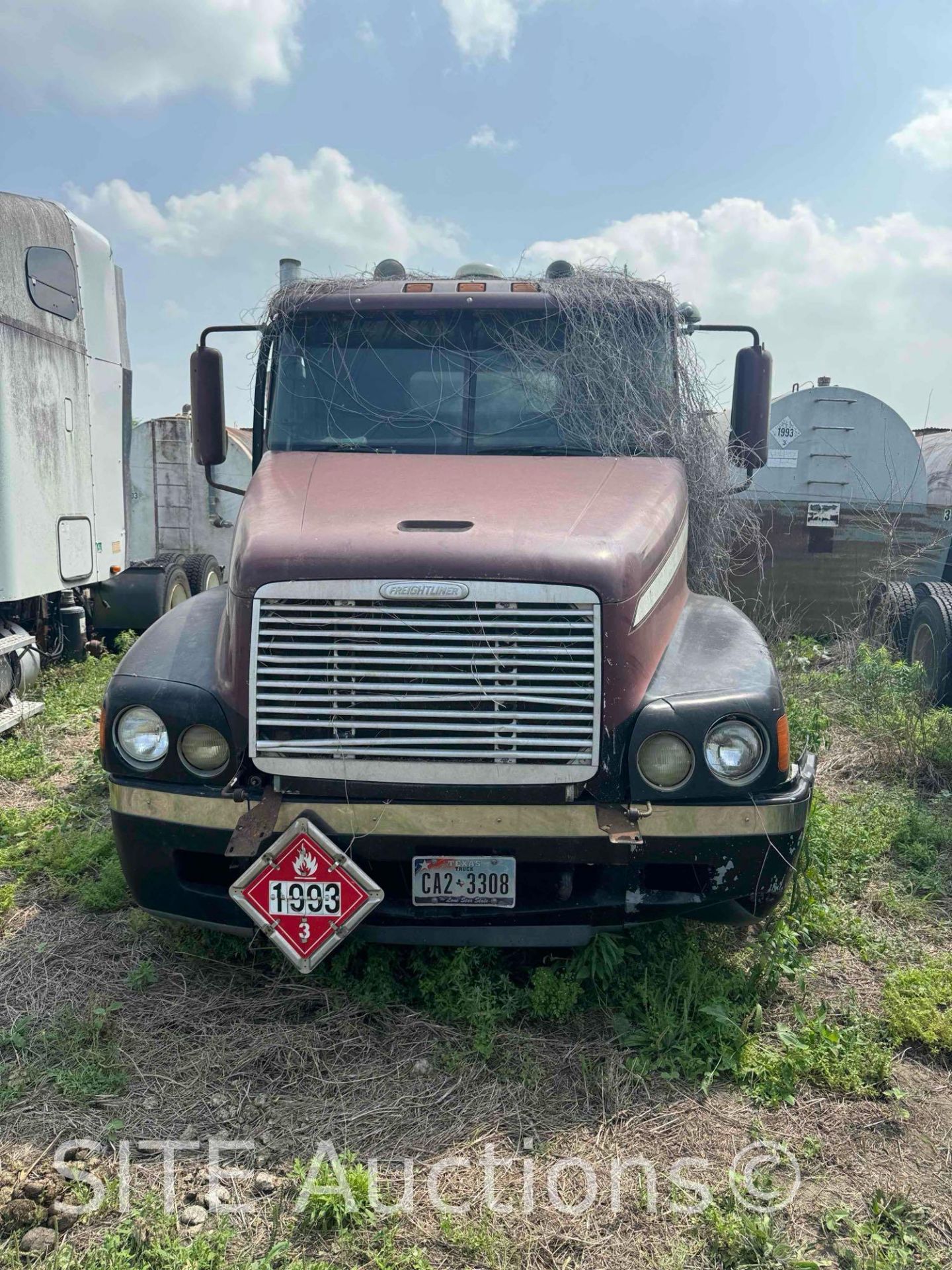 1999 Freightliner Century T/A Fuel Truck - Image 2 of 25