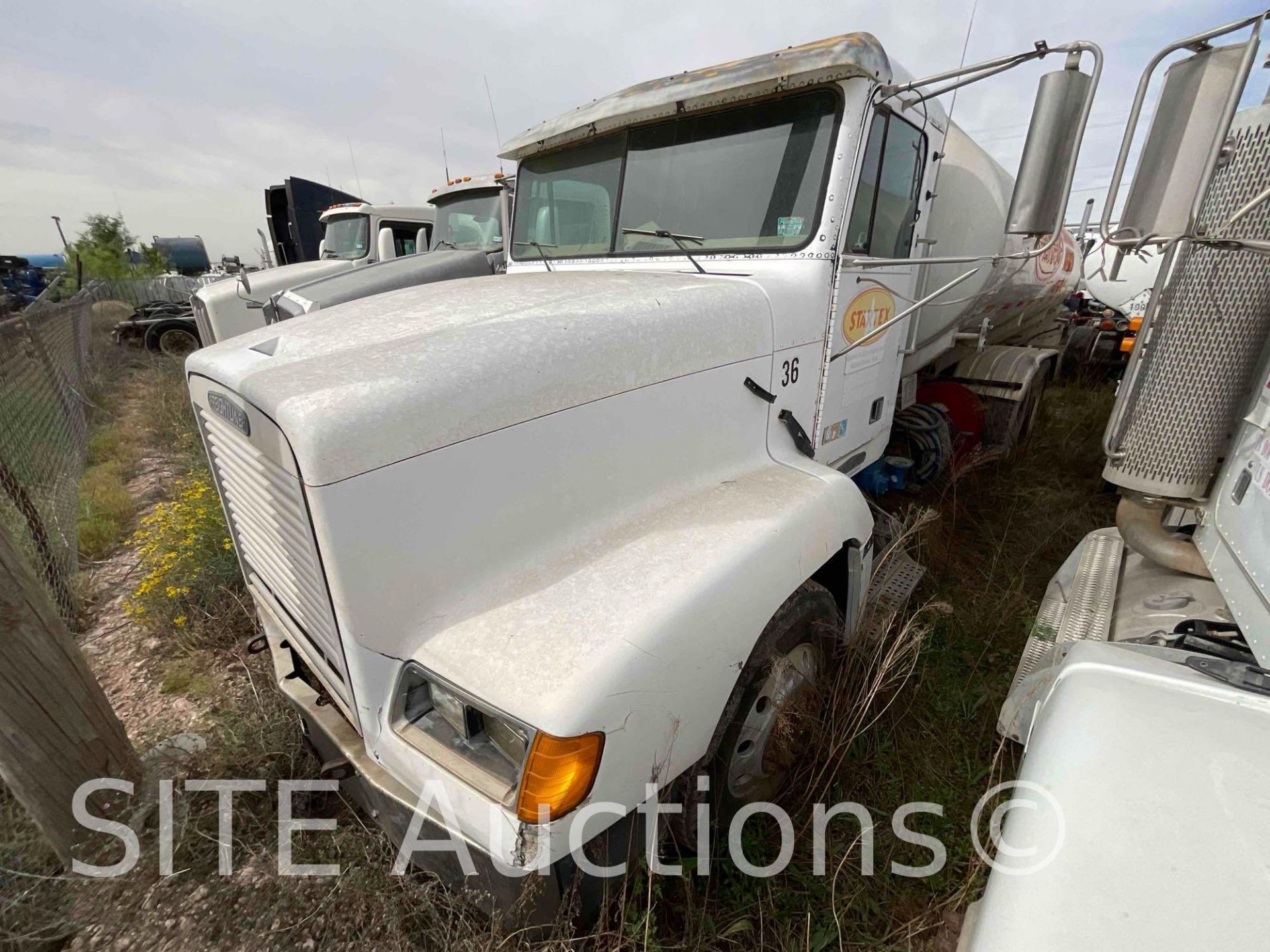 1996 Freightliner FLD T/A Fuel Truck