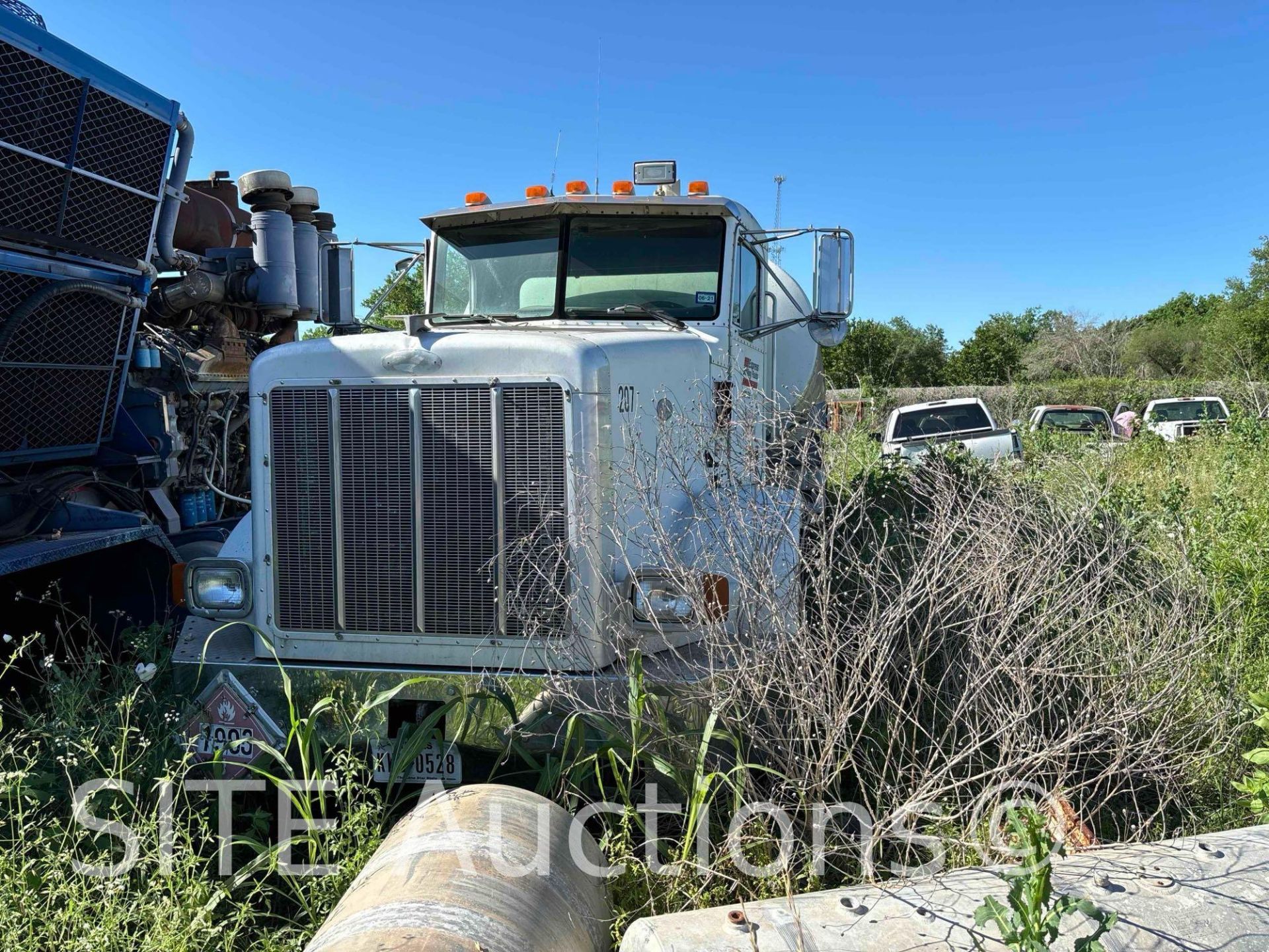 1995 Peterbilt 378 T/A Fuel Truck - Image 3 of 22