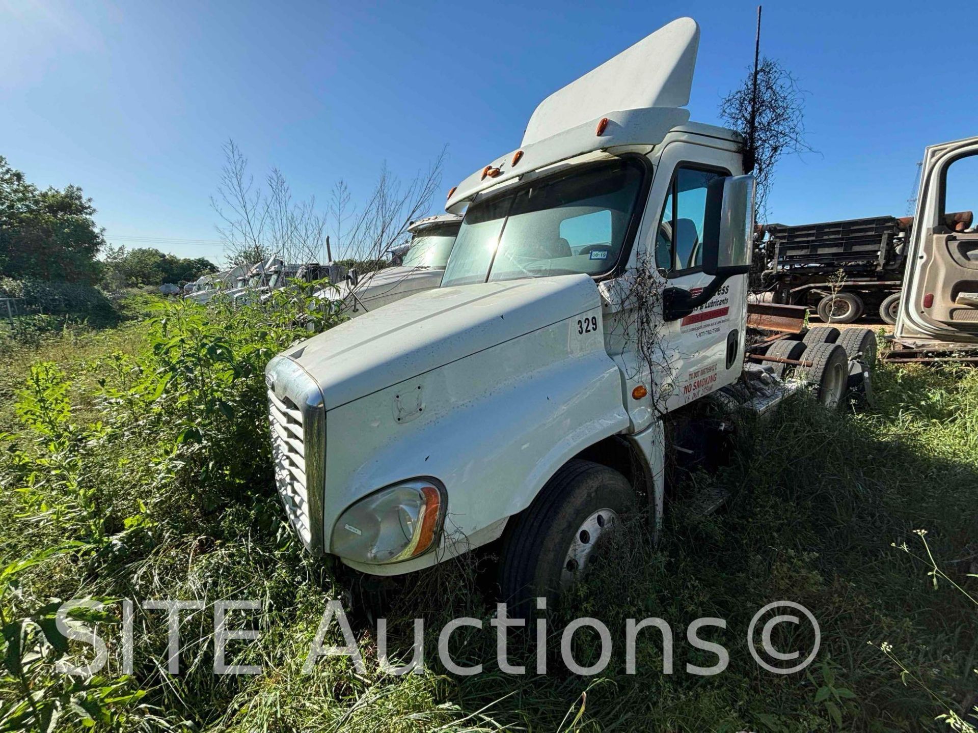 2013 Freightliner Cascadia T/A Daycab Truck Tractor