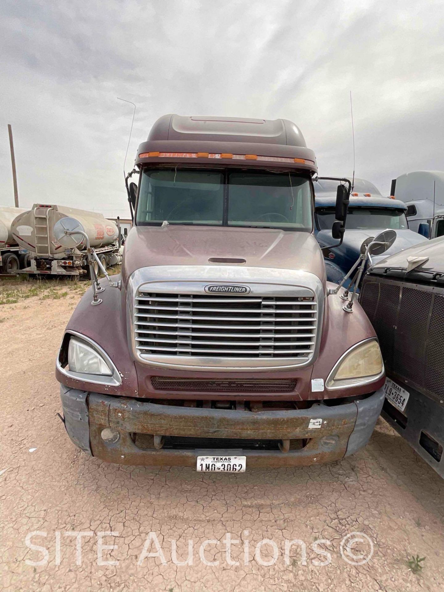 Freightliner T/A Sleeper Truck Tractor - Image 2 of 26