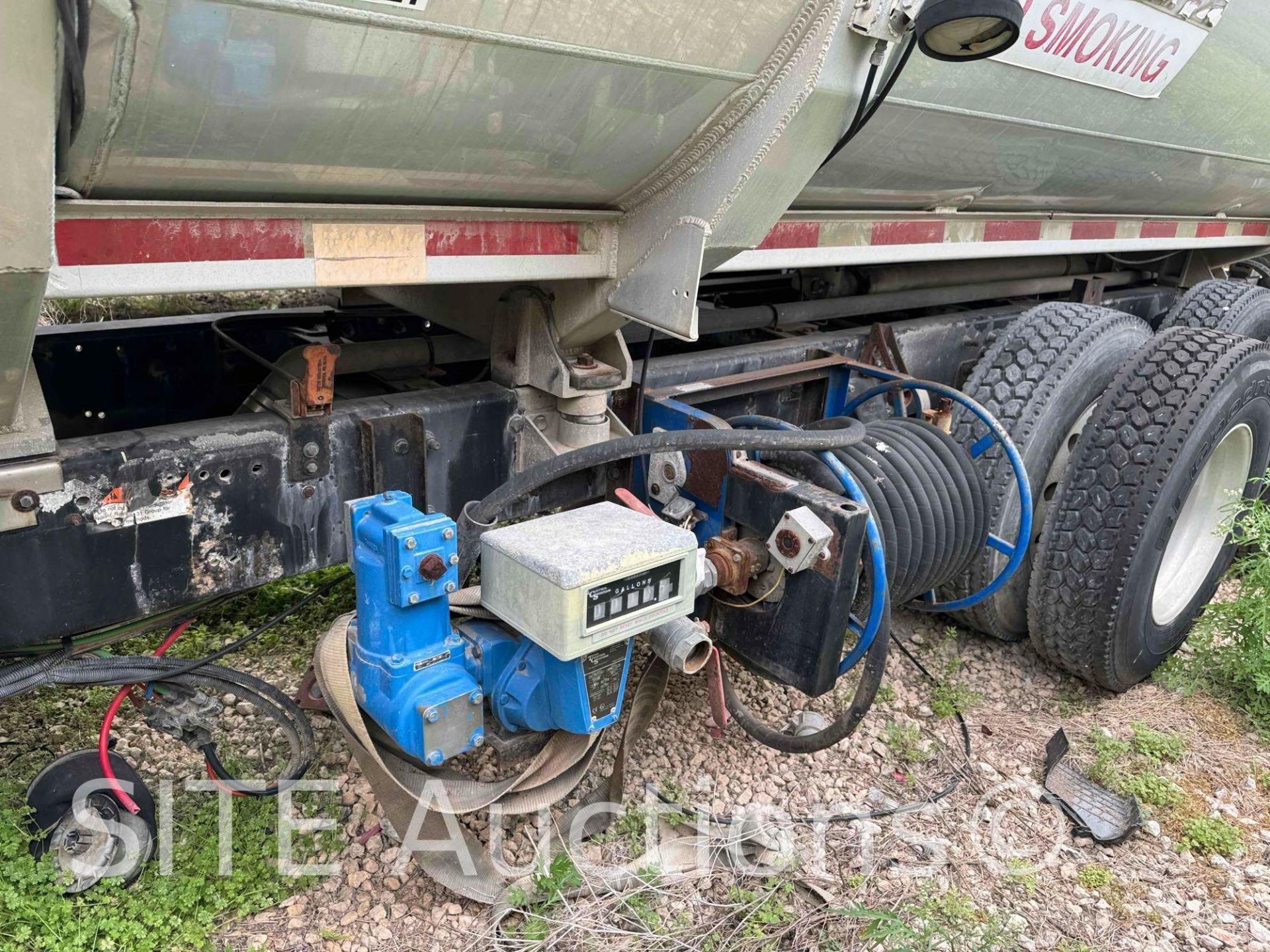 2004 Freightliner Columbia T/A Fuel Truck - Image 12 of 26