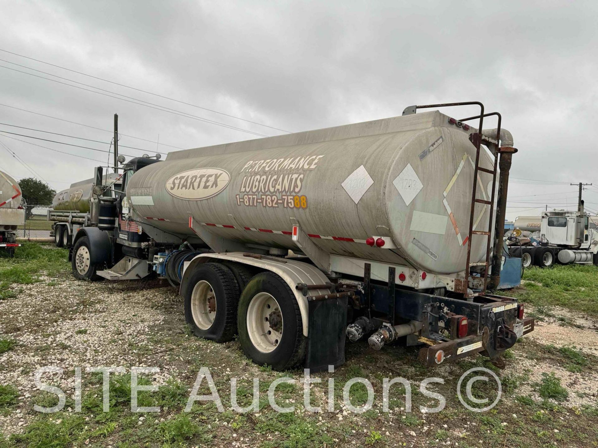 1988 Peterbilt 378 T/A Fuel Truck - Image 5 of 22