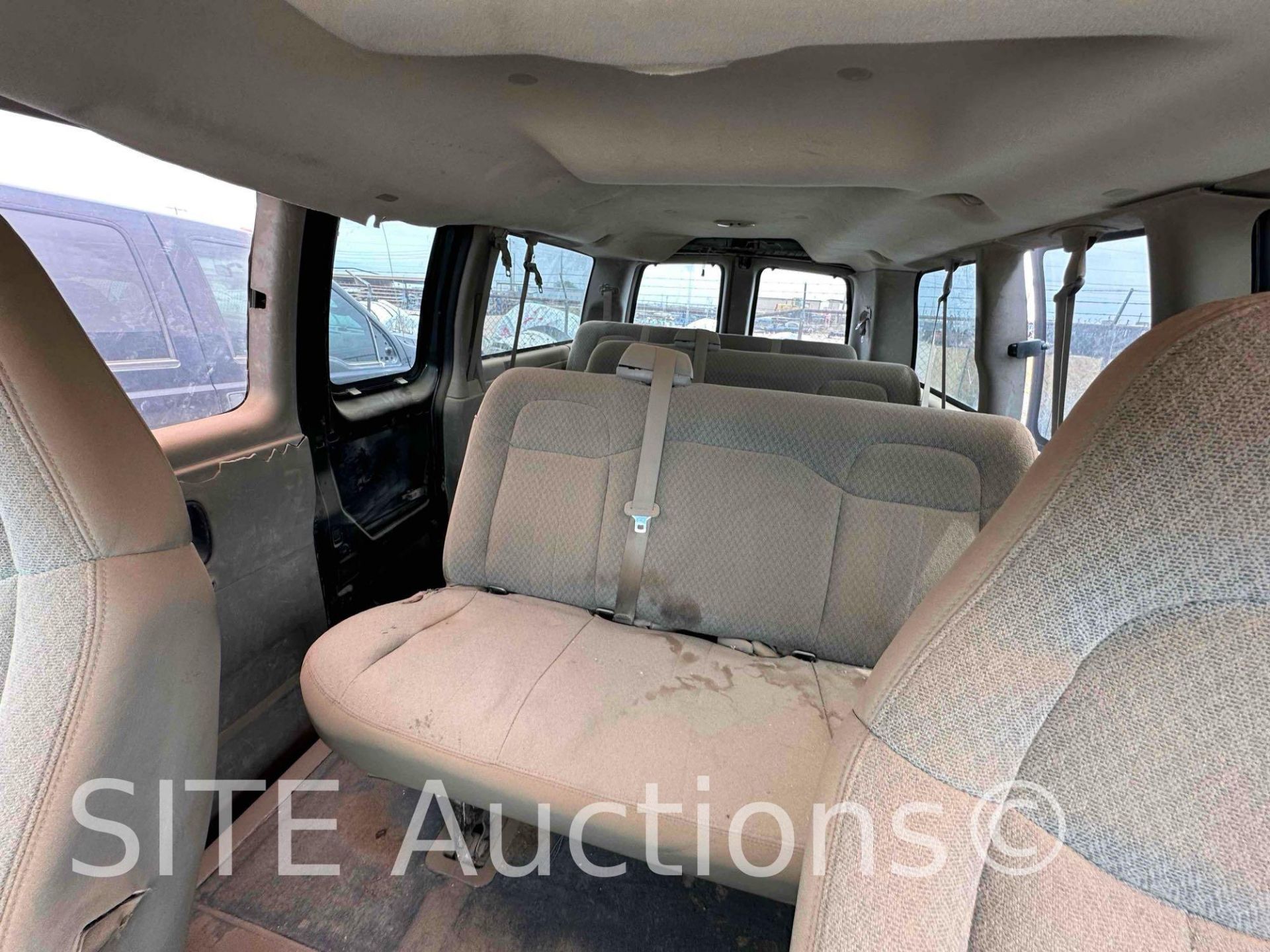 2008 Chevrolet G2500 Express Van - Image 13 of 14