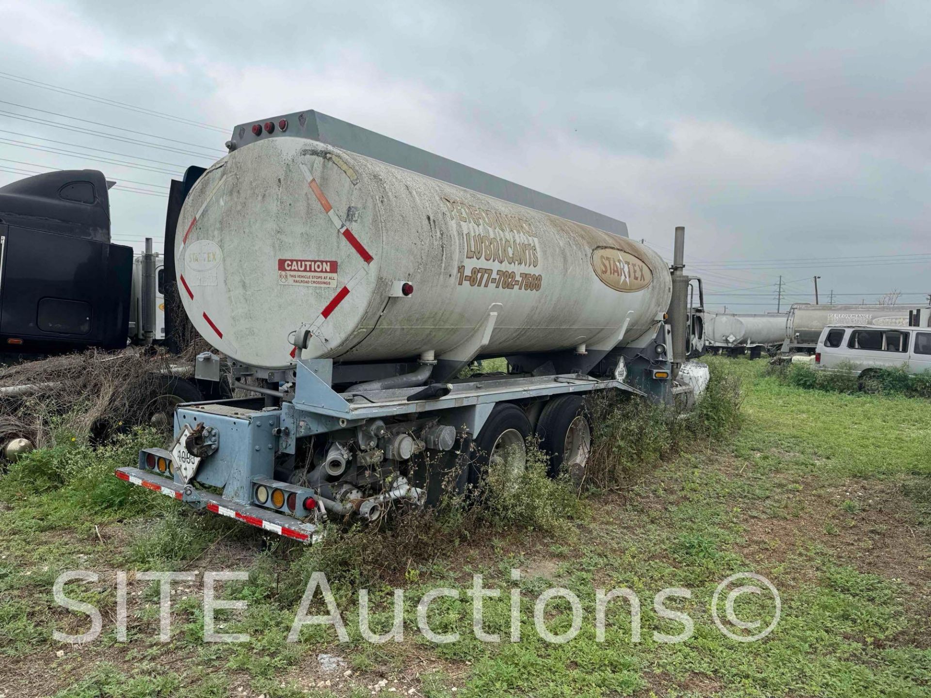 T/A Fuel Truck - Image 9 of 17