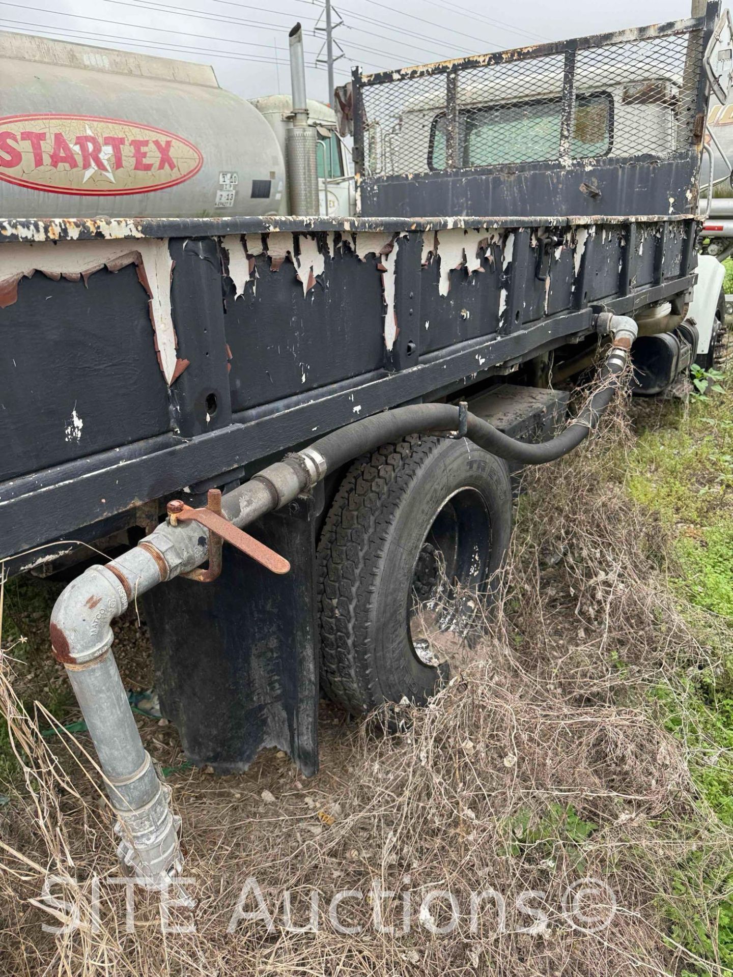 2001 International 4700 S/A Flatbed Truck - Image 13 of 23