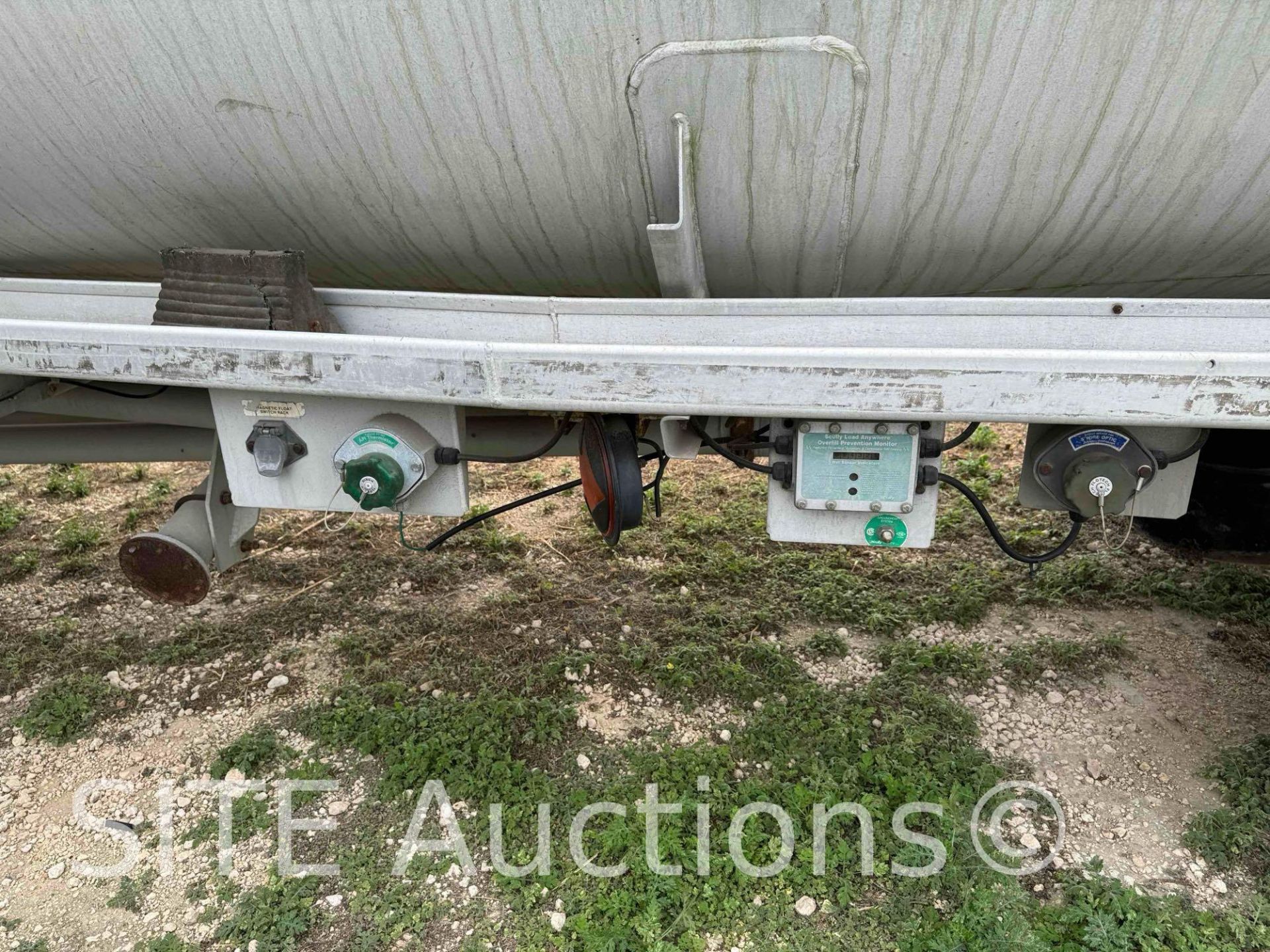 1991 Fruehauf T/A Tank Trailer - Image 5 of 17