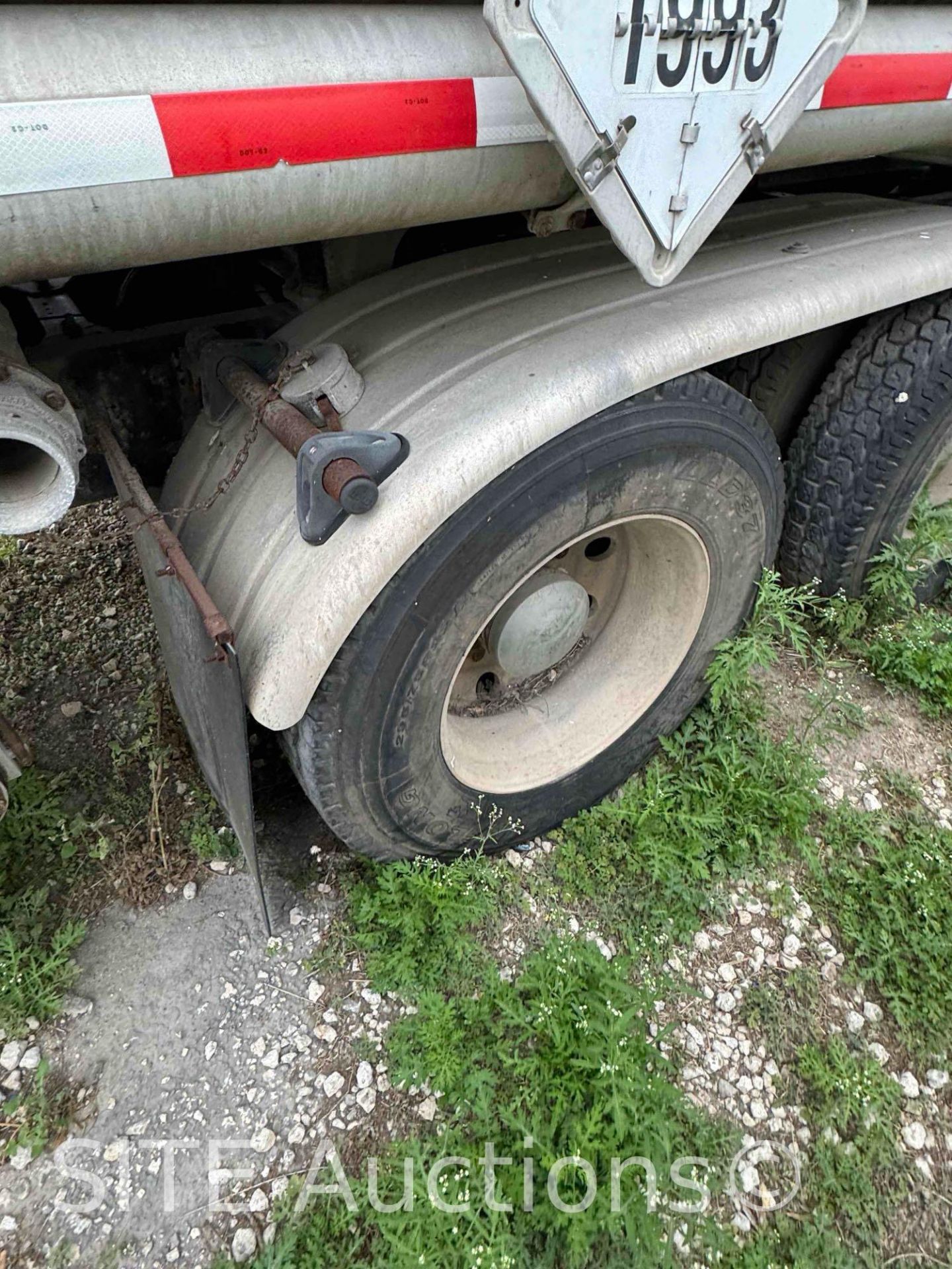 1999 Freightliner Century T/A Fuel Truck - Image 5 of 29