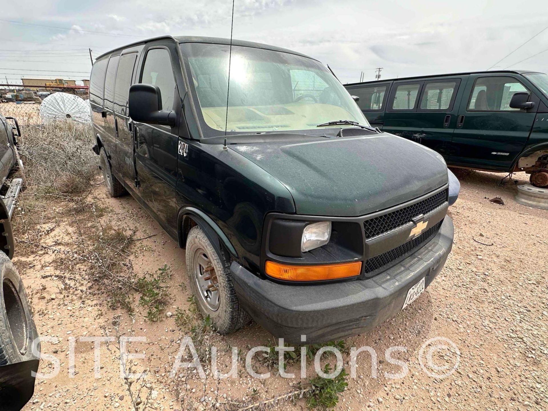 2008 Chevrolet G2500 Express Van - Image 2 of 13