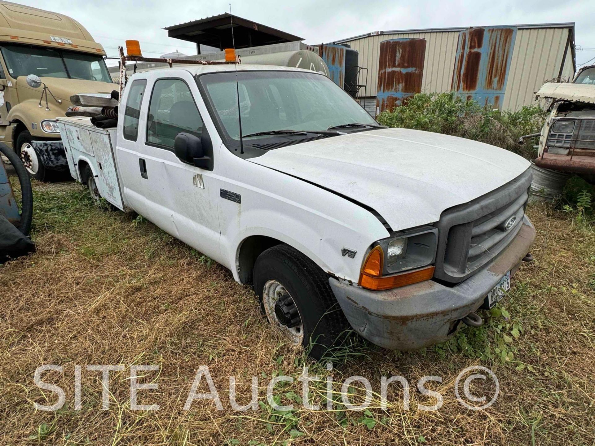 2000 Ford F250 SD Service Truck - Image 2 of 22