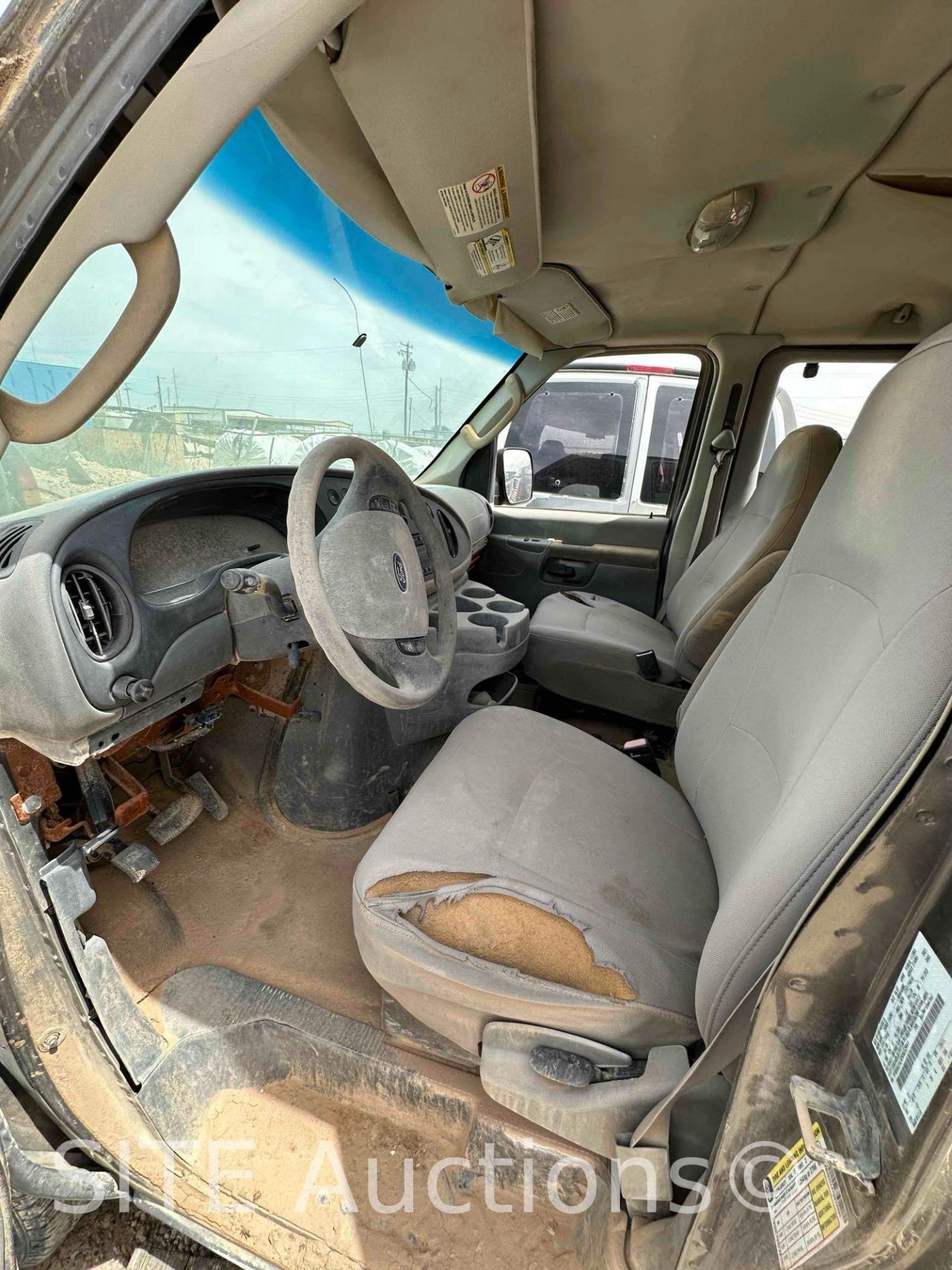 2007 Ford E350 Van - Image 14 of 15