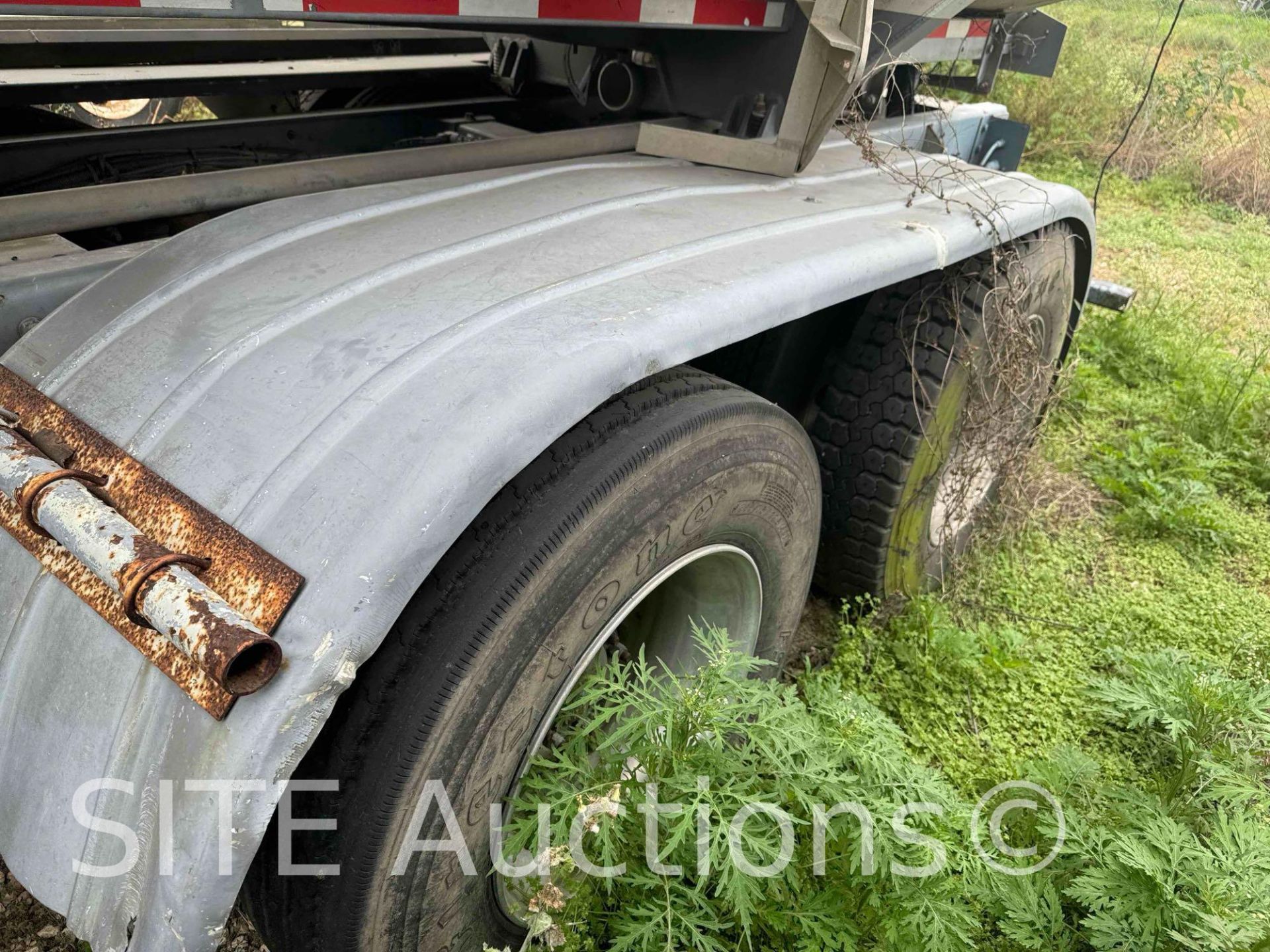 T/A Fuel Truck - Image 6 of 17