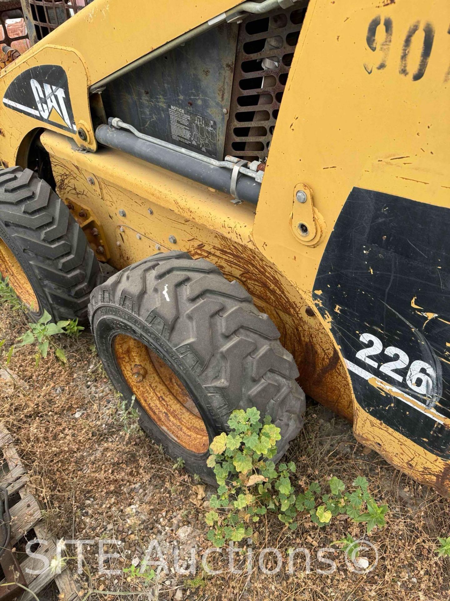 CAT 226 Skid Steer Loader - Image 10 of 24