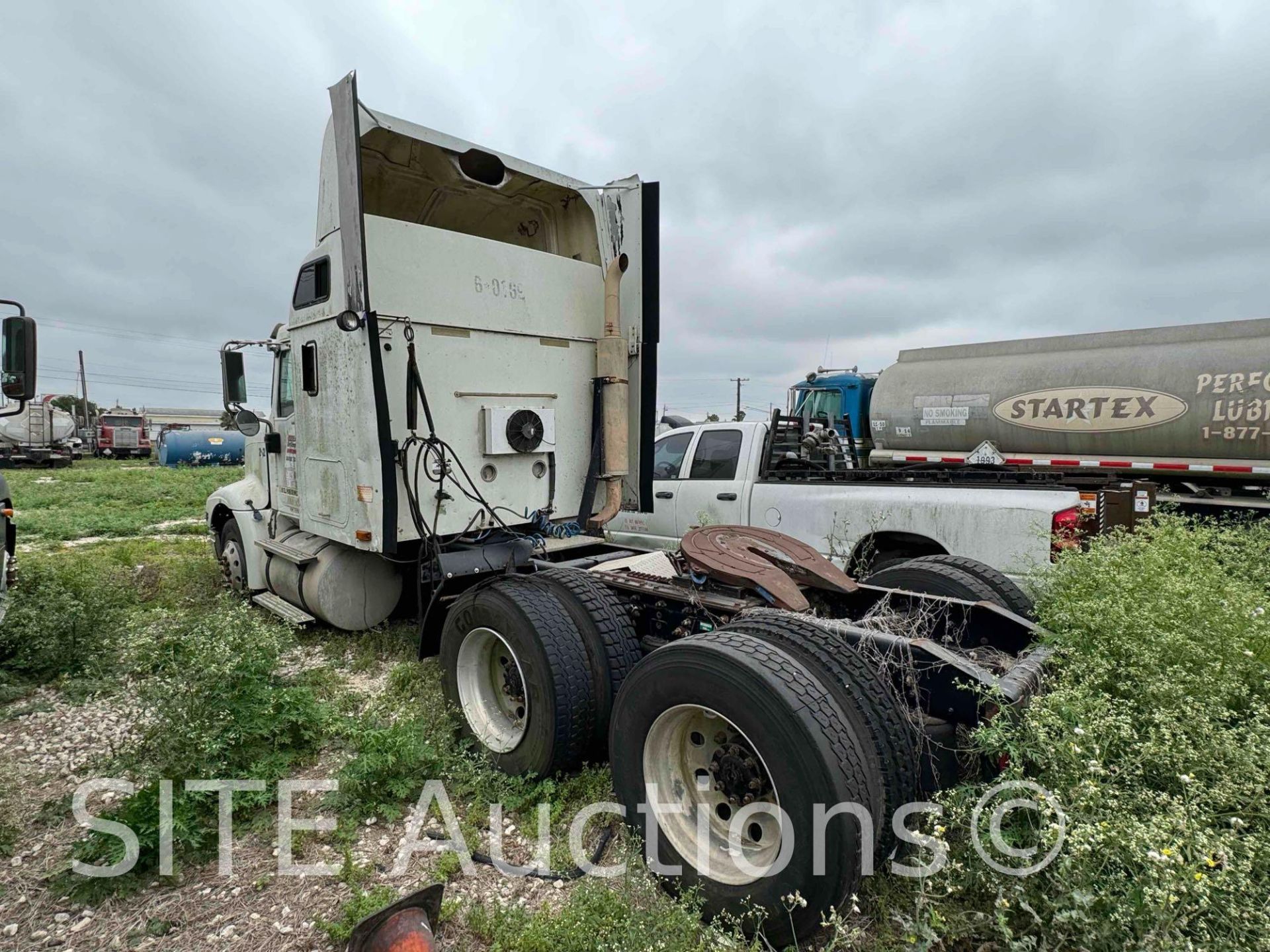 2007 International 9400i T/A Sleeper Truck Tractor - Image 4 of 29