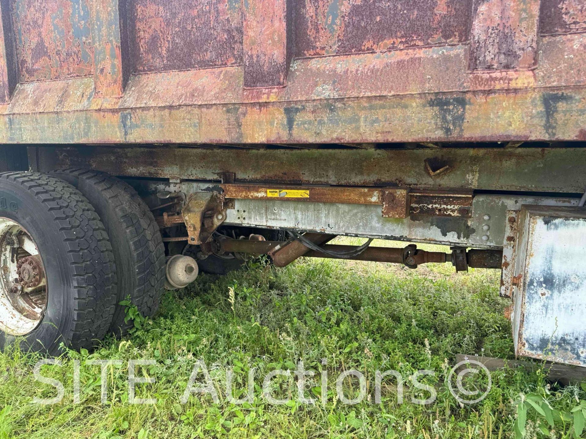1996 Ford F700 S/A Dump Truck - Image 18 of 22