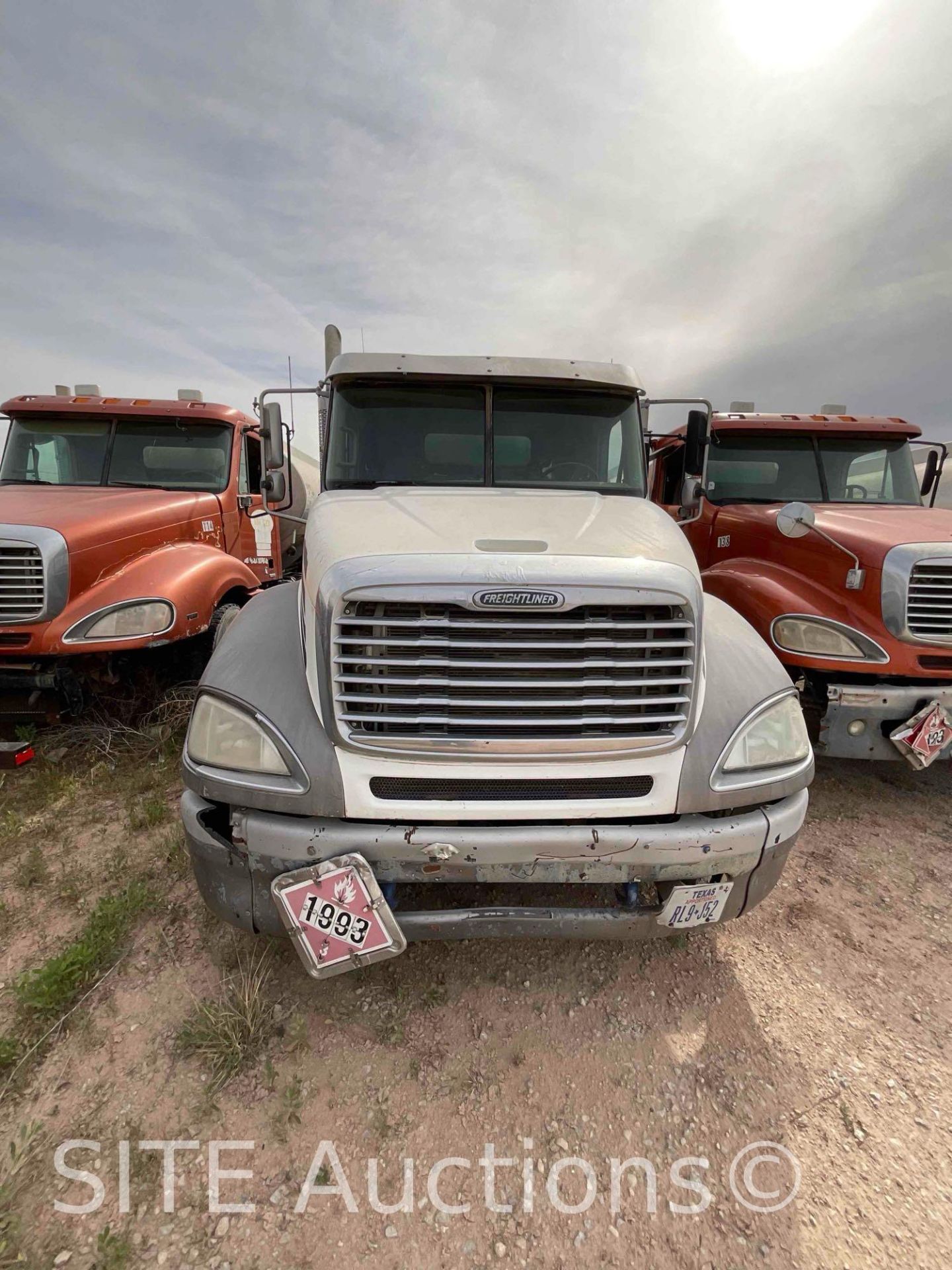 2004 Freightliner Columbia T/A Fuel Truck - Bild 2 aus 25