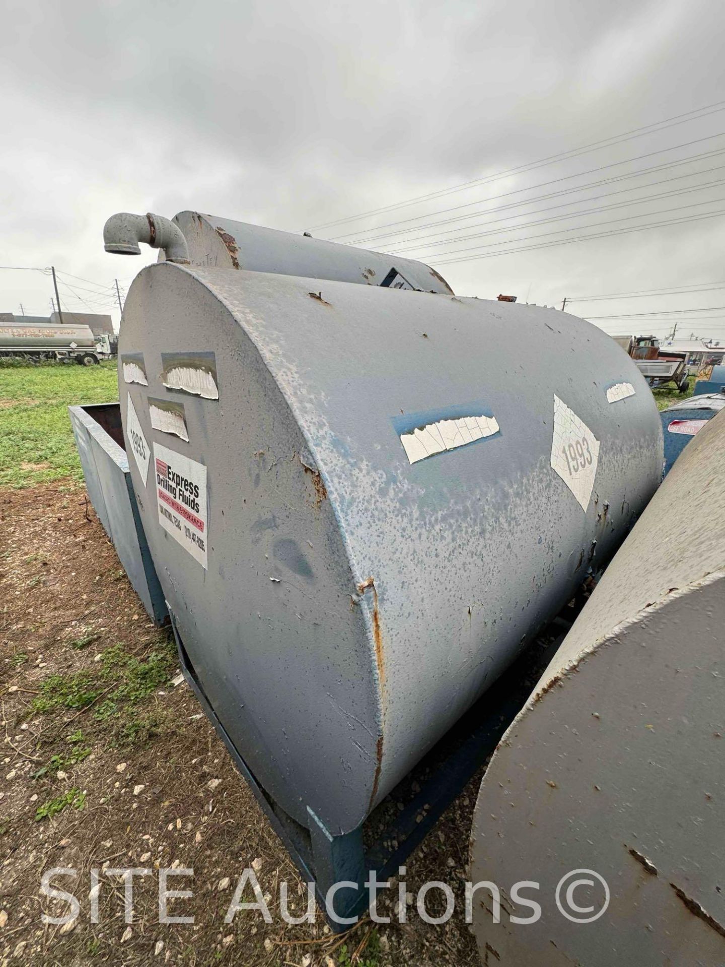 2000 Gal Fuel Tank - Image 2 of 2