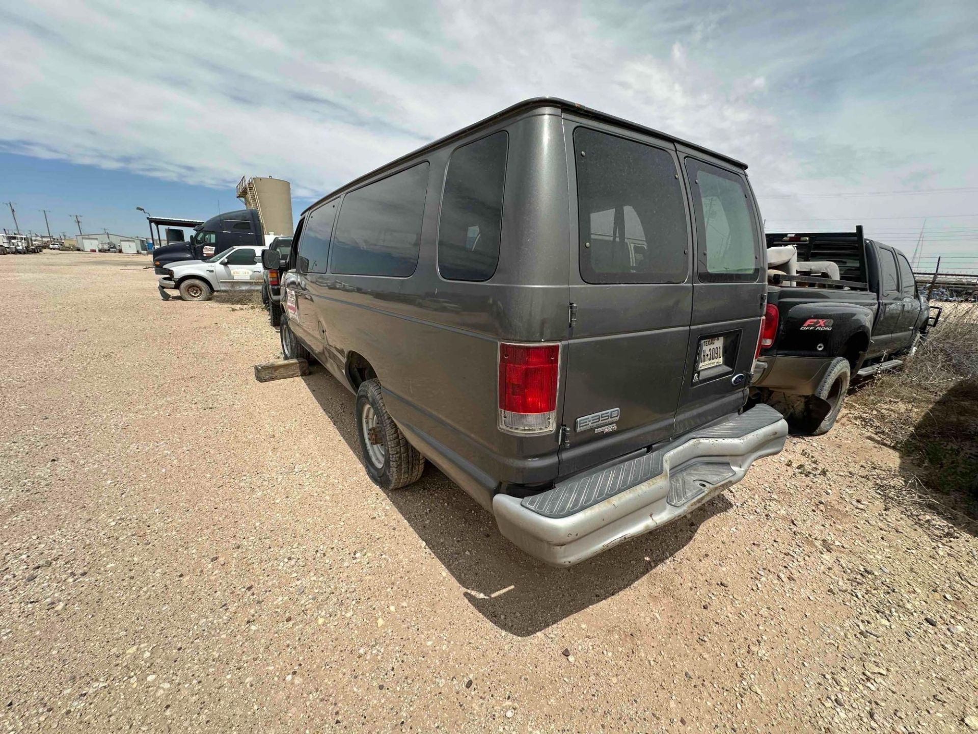 2007 Ford E350 Van - Image 5 of 14