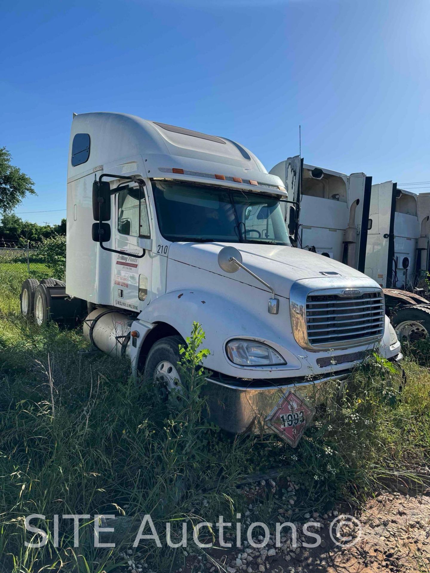 2004 Freightliner Columbia T/A Sleeper Truck Tractor - Image 3 of 27