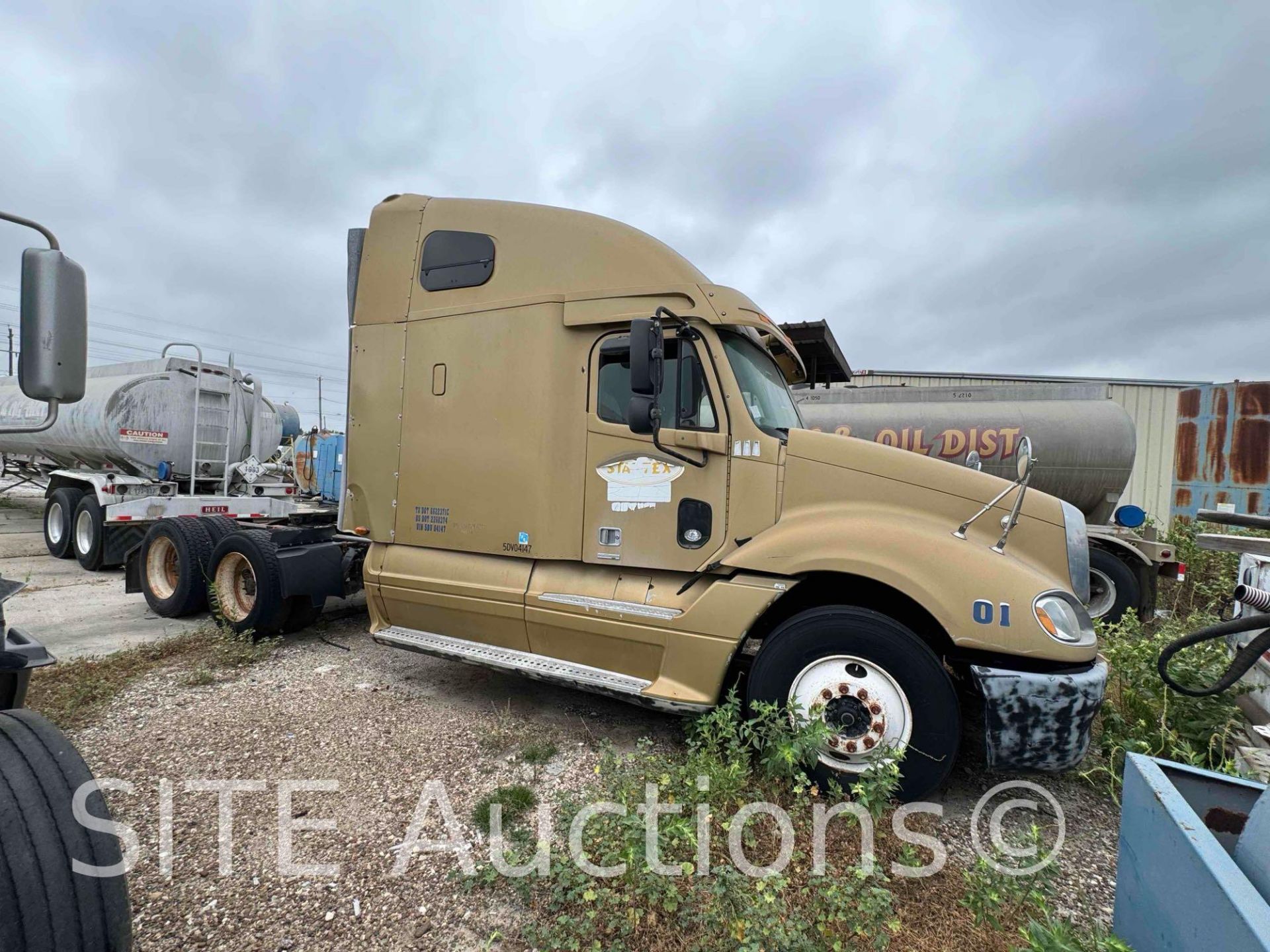 2005 Freightliner Columbia T/A Sleeper Truck Tractor - Image 23 of 30