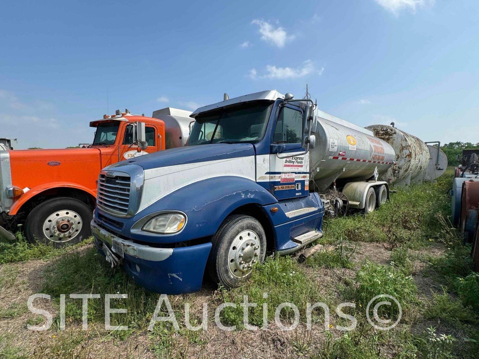 2005 Freightliner Columbia T/A Fuel Truck - Image 2 of 32