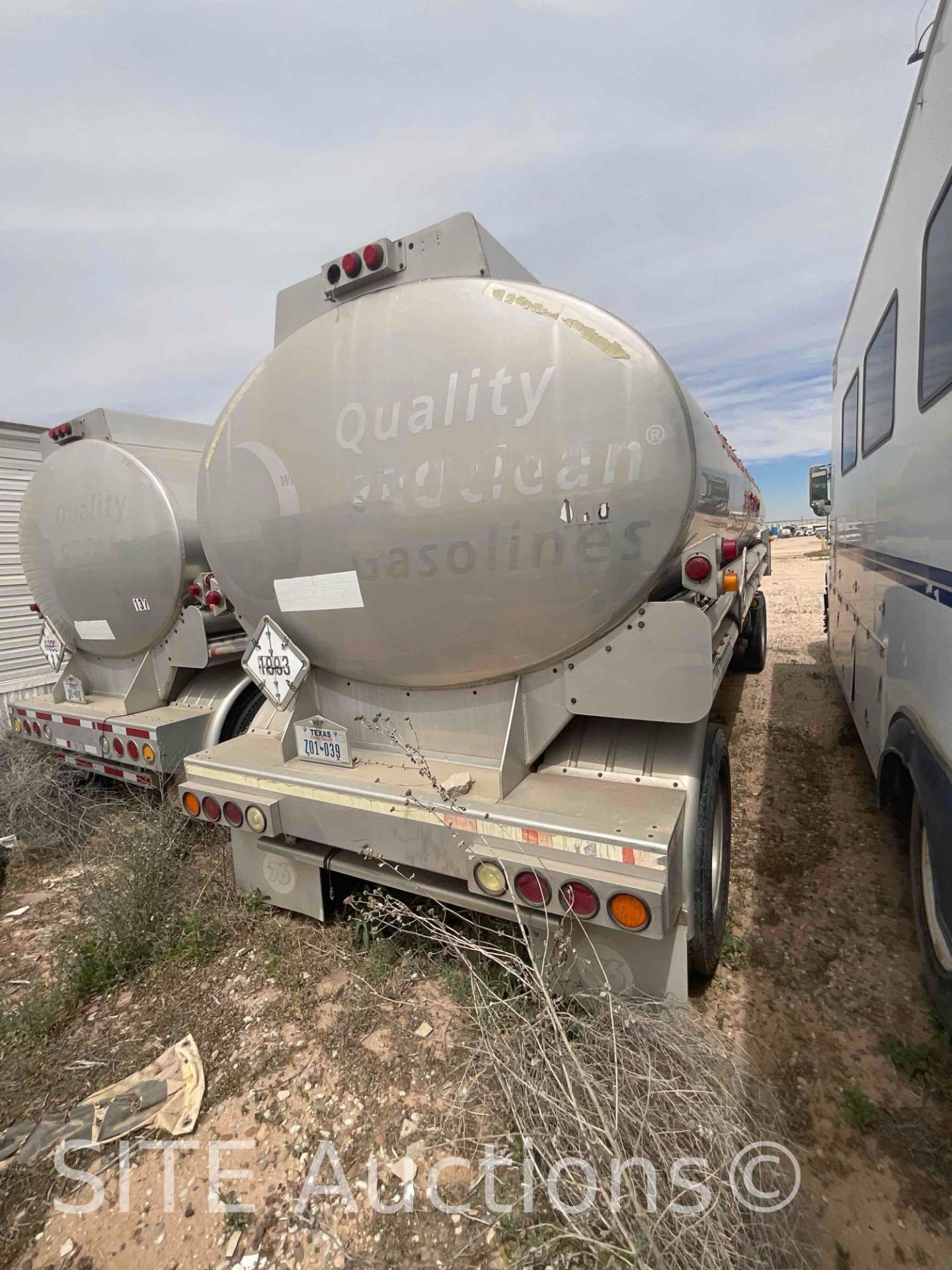 1998 Weld-It Pup Tank Trailer - Image 3 of 13