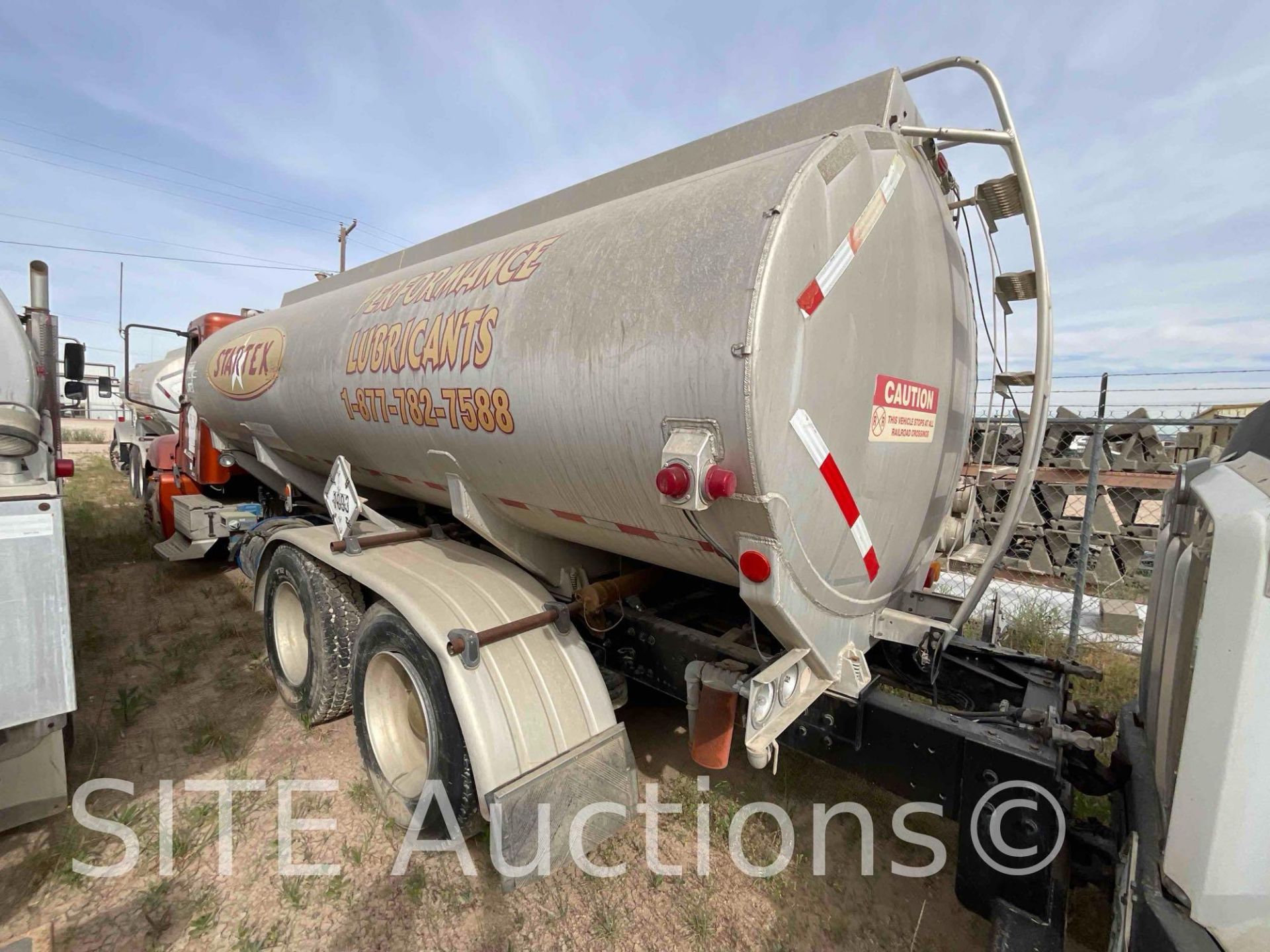 2006 Freightliner Columbia T/A Fuel Truck - Image 10 of 22
