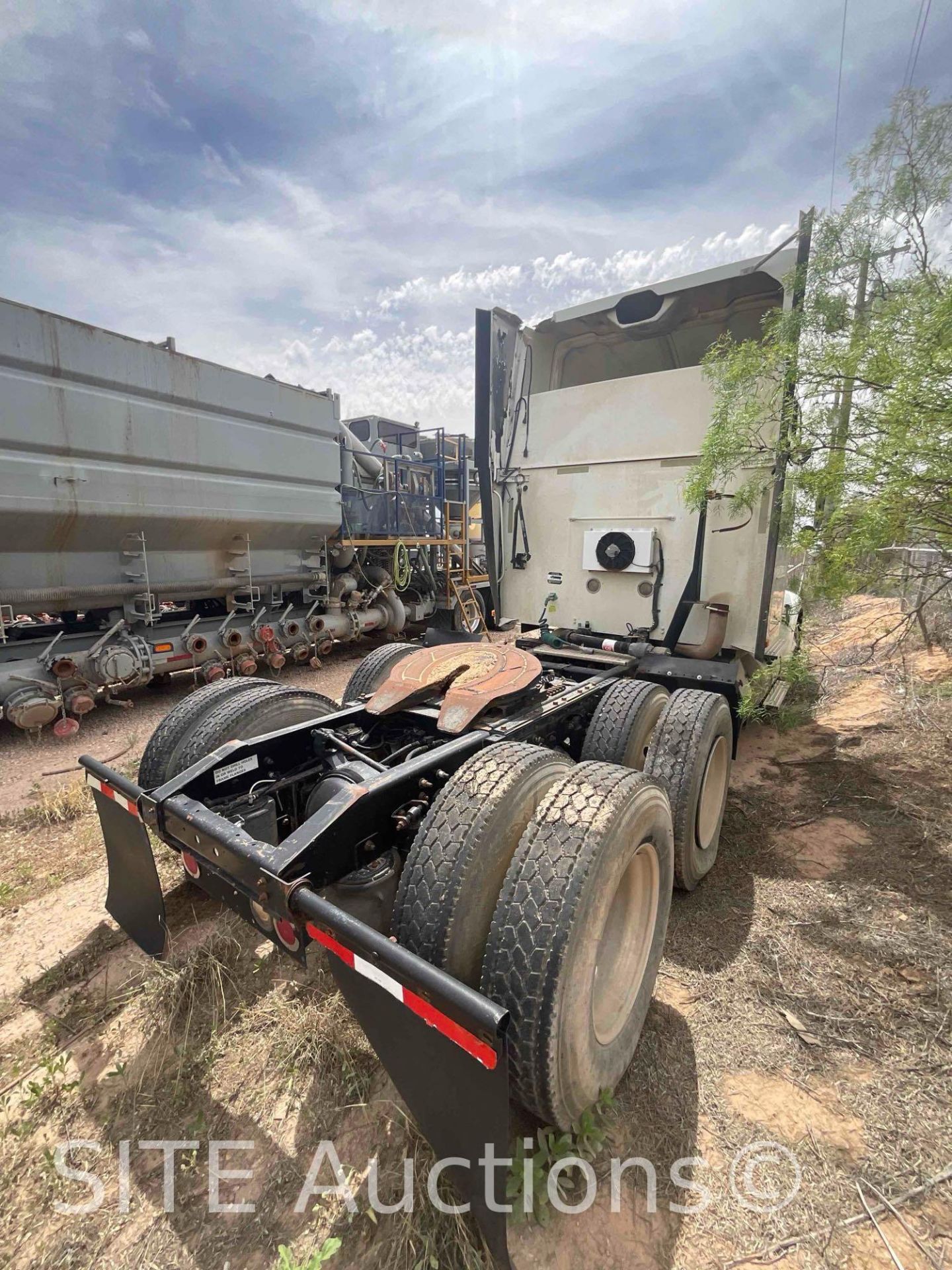 2007 International 9400i T/A Sleeper Truck Tractor - Image 4 of 28