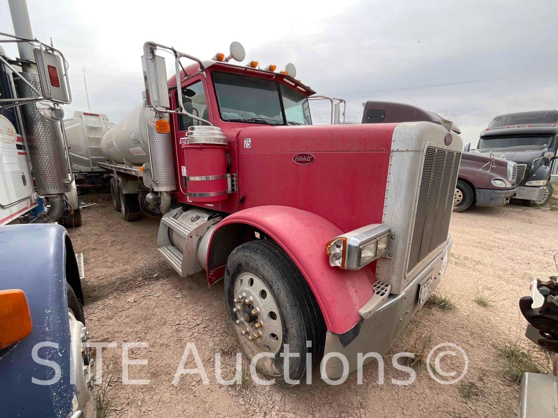 2007 Peterbilt 379 T/A Fuel Truck - Image 3 of 22